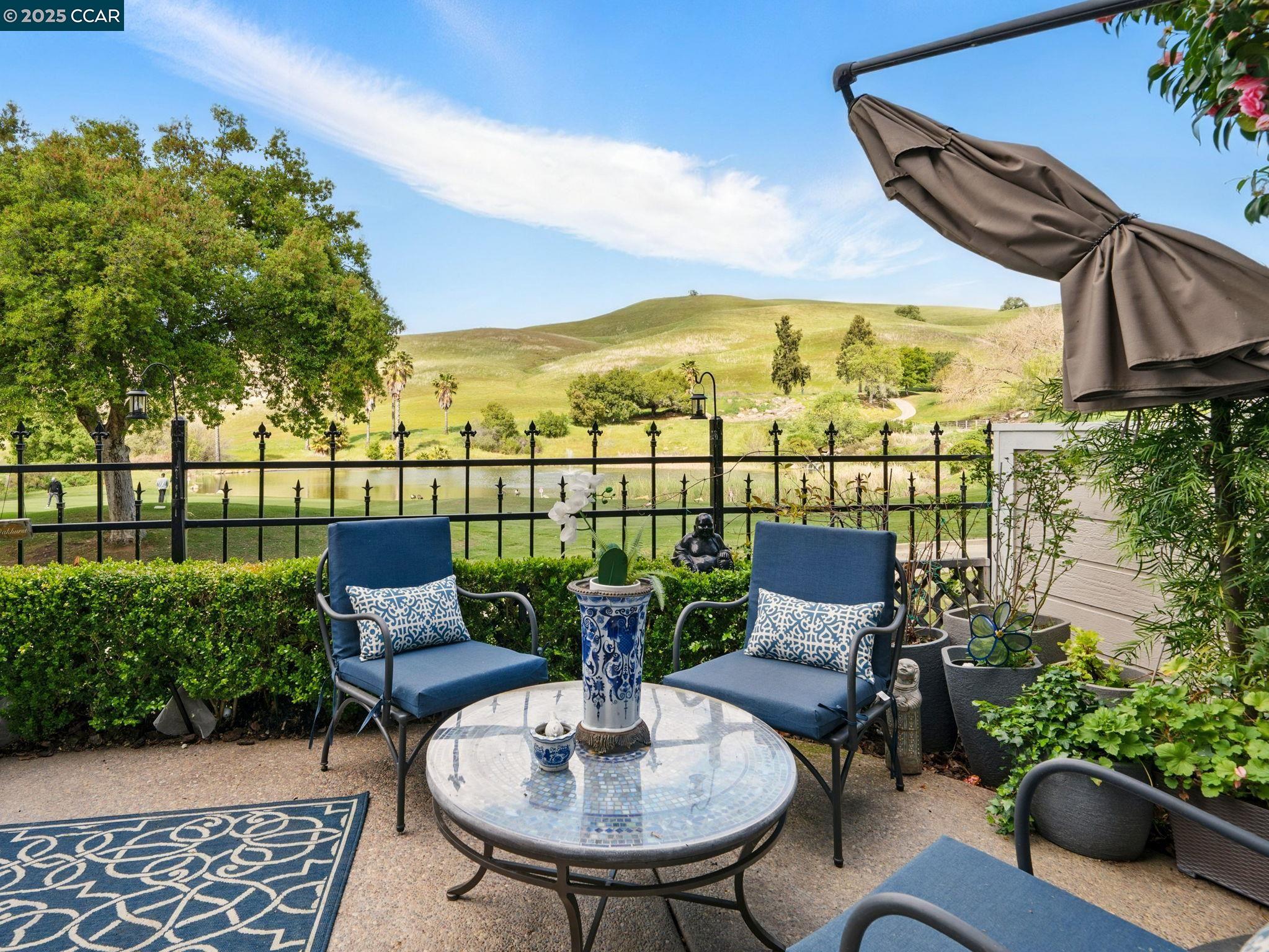 Detail Gallery Image 3 of 34 For 1923 Eagle Peak Ave, Clayton,  CA 94517 - 2 Beds | 2/1 Baths