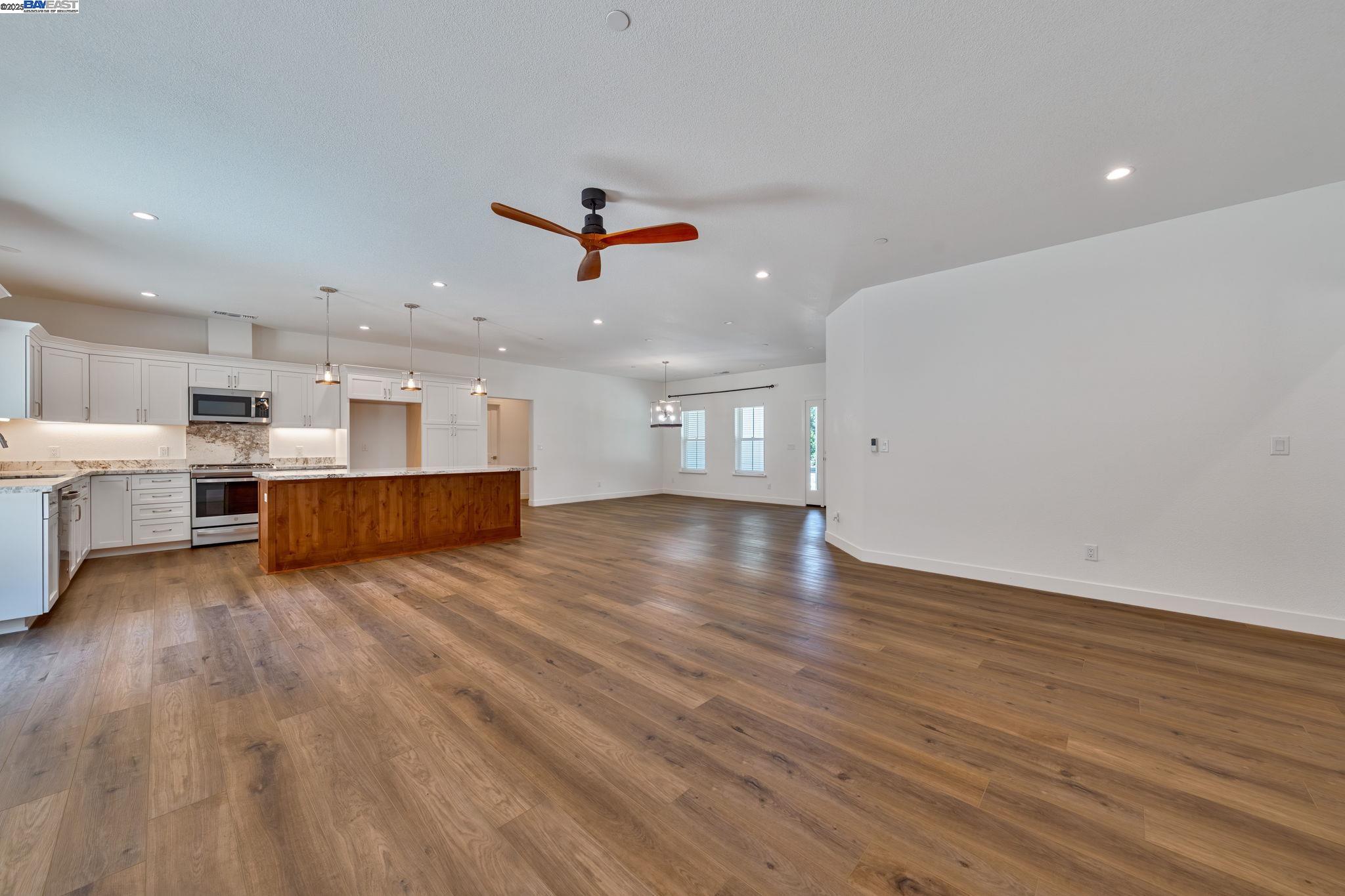 Detail Gallery Image 7 of 29 For 5579 Glen Dr, Foresthill,  CA 95631 - 3 Beds | 2 Baths
