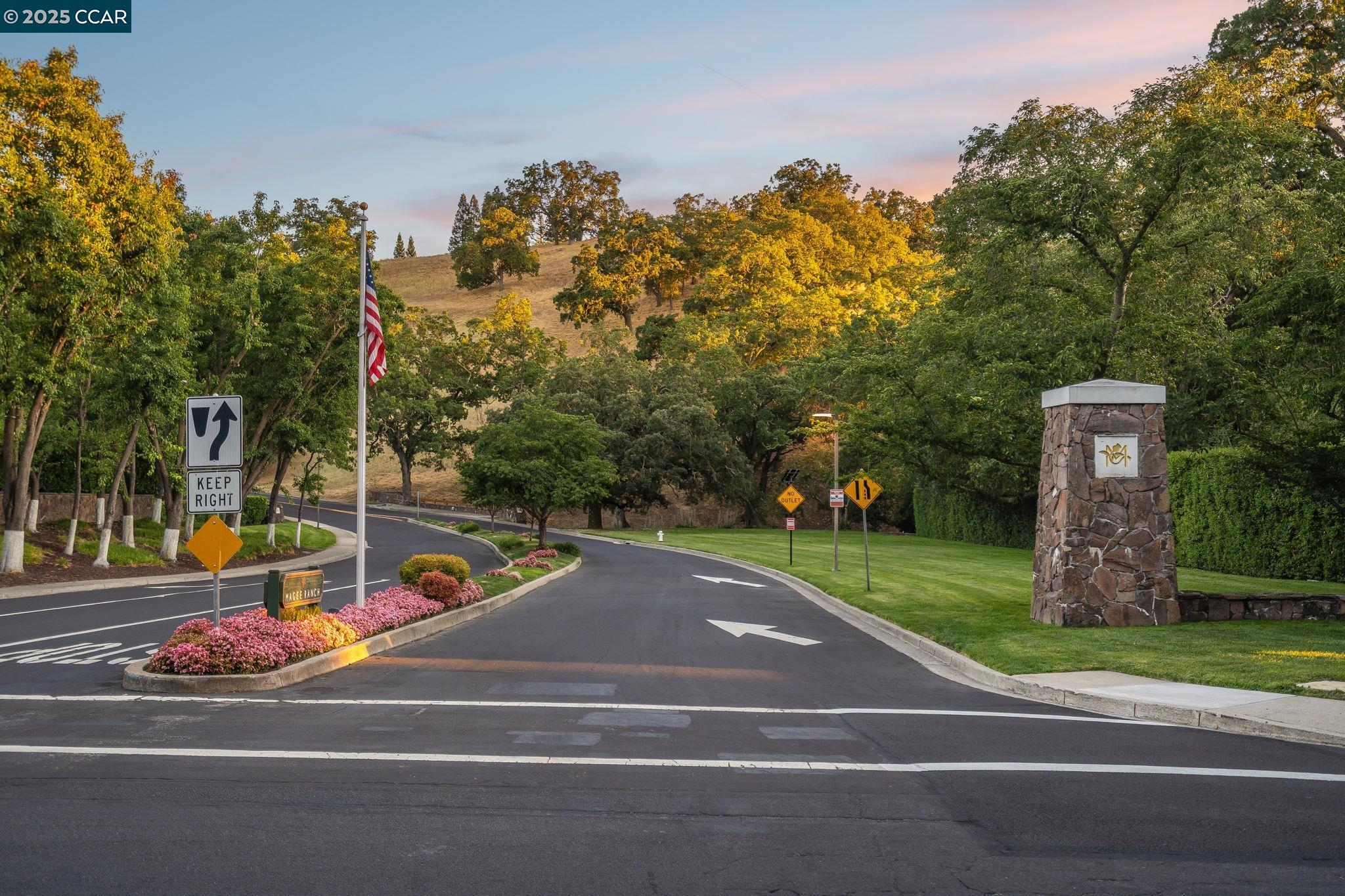 Detail Gallery Image 48 of 52 For 108 Shadewell Dr, Danville,  CA 94506 - 4 Beds | 3/1 Baths