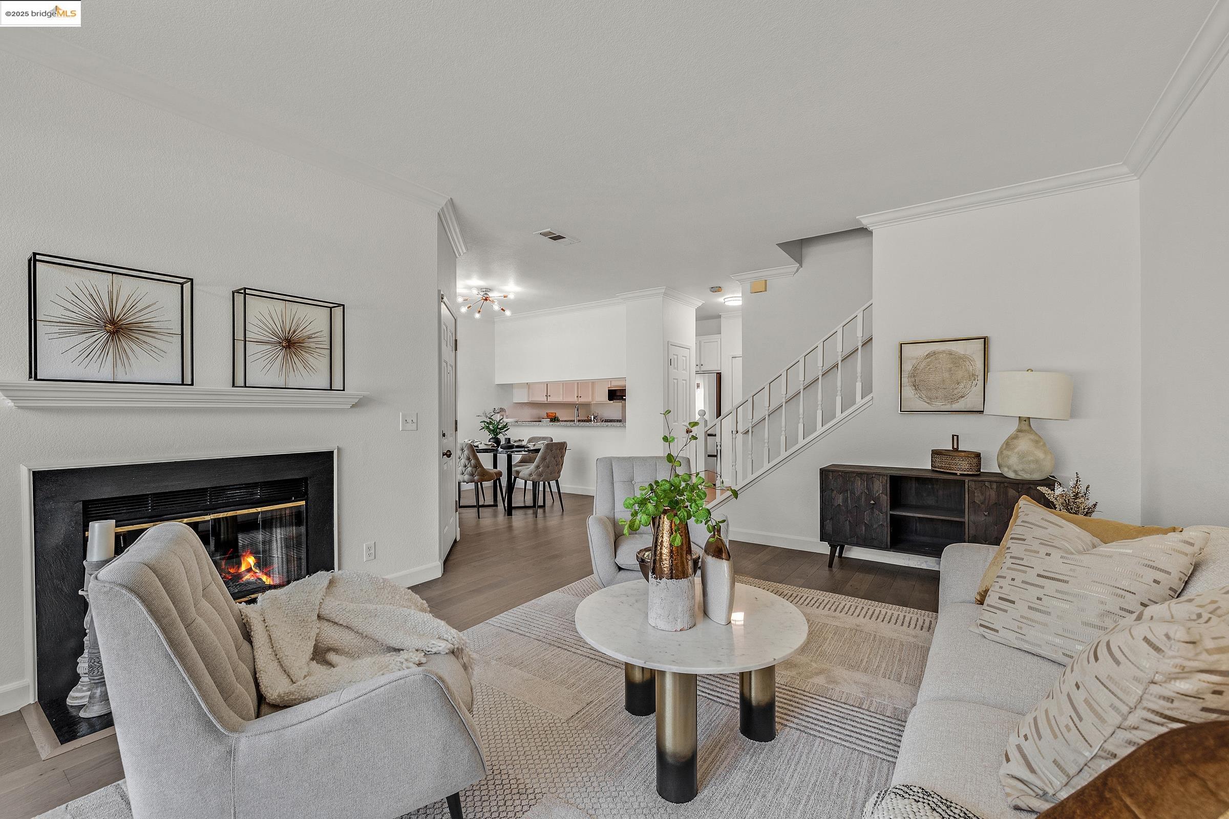 408 Commodore Dr