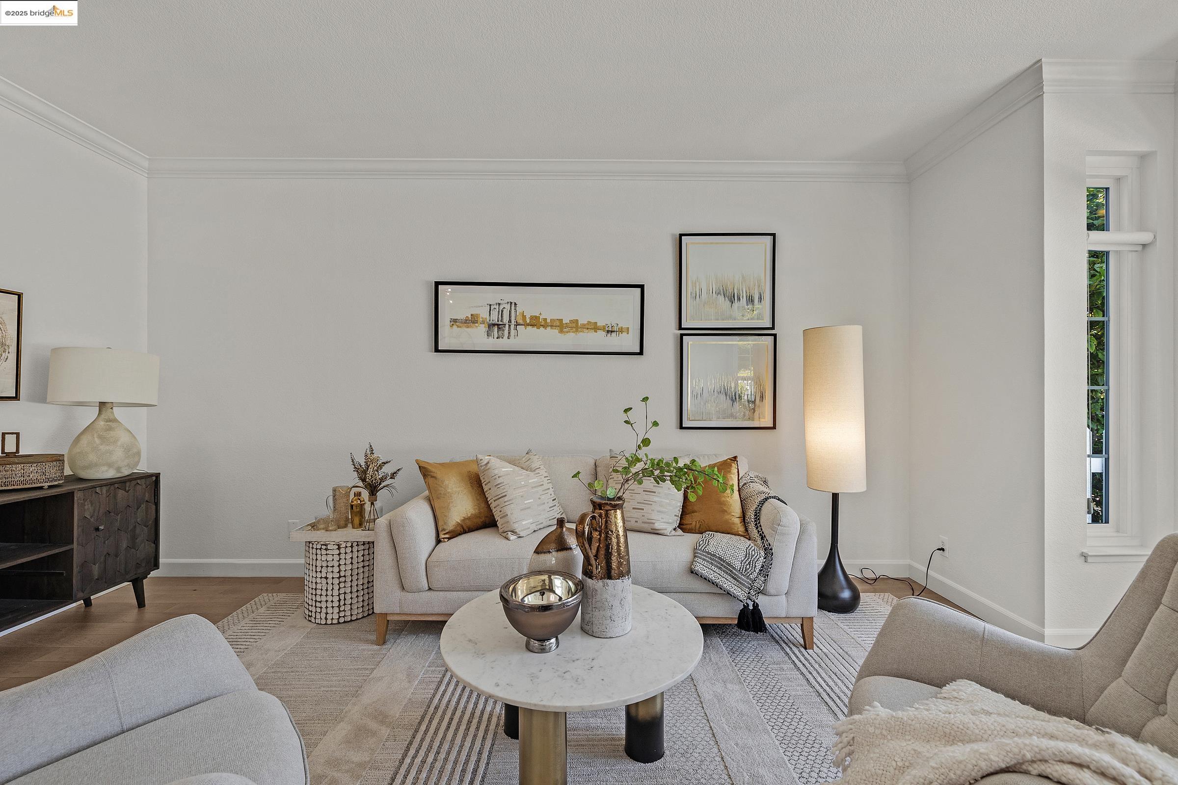 408 Commodore Dr