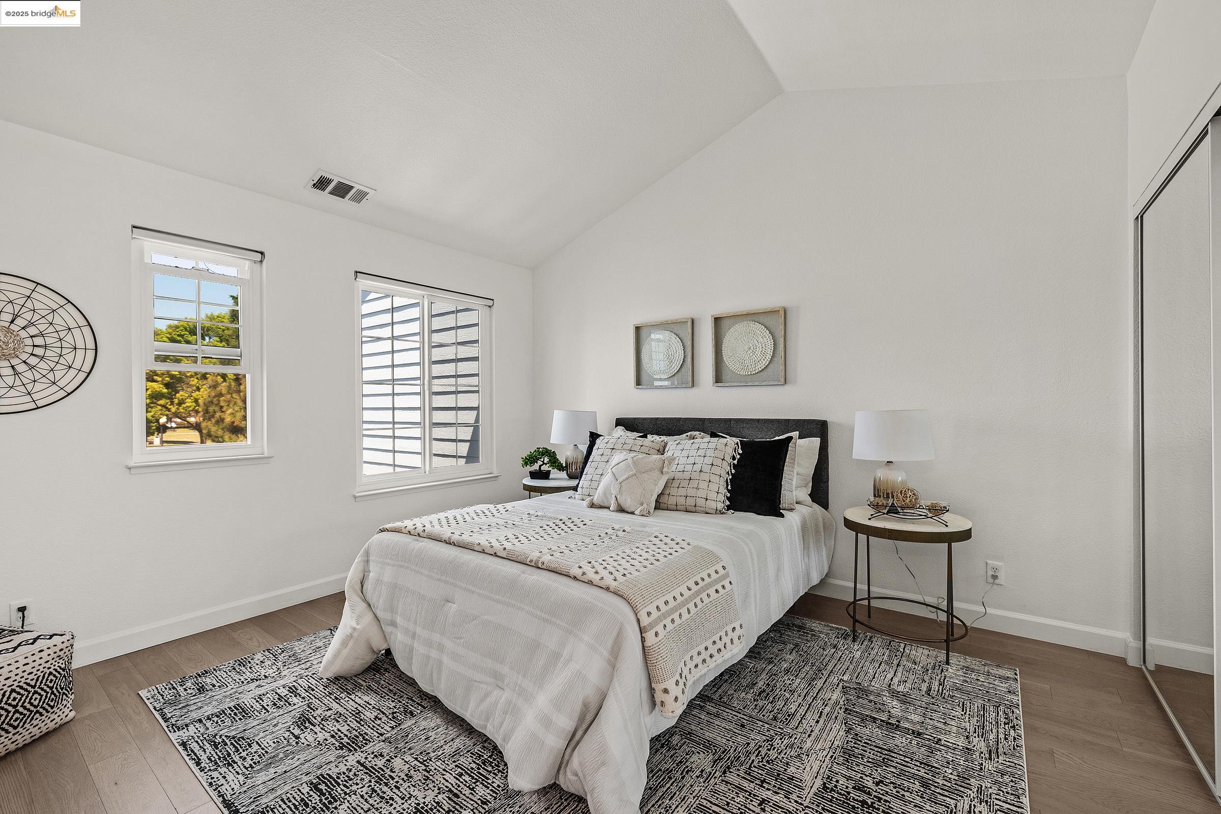 408 Commodore Dr