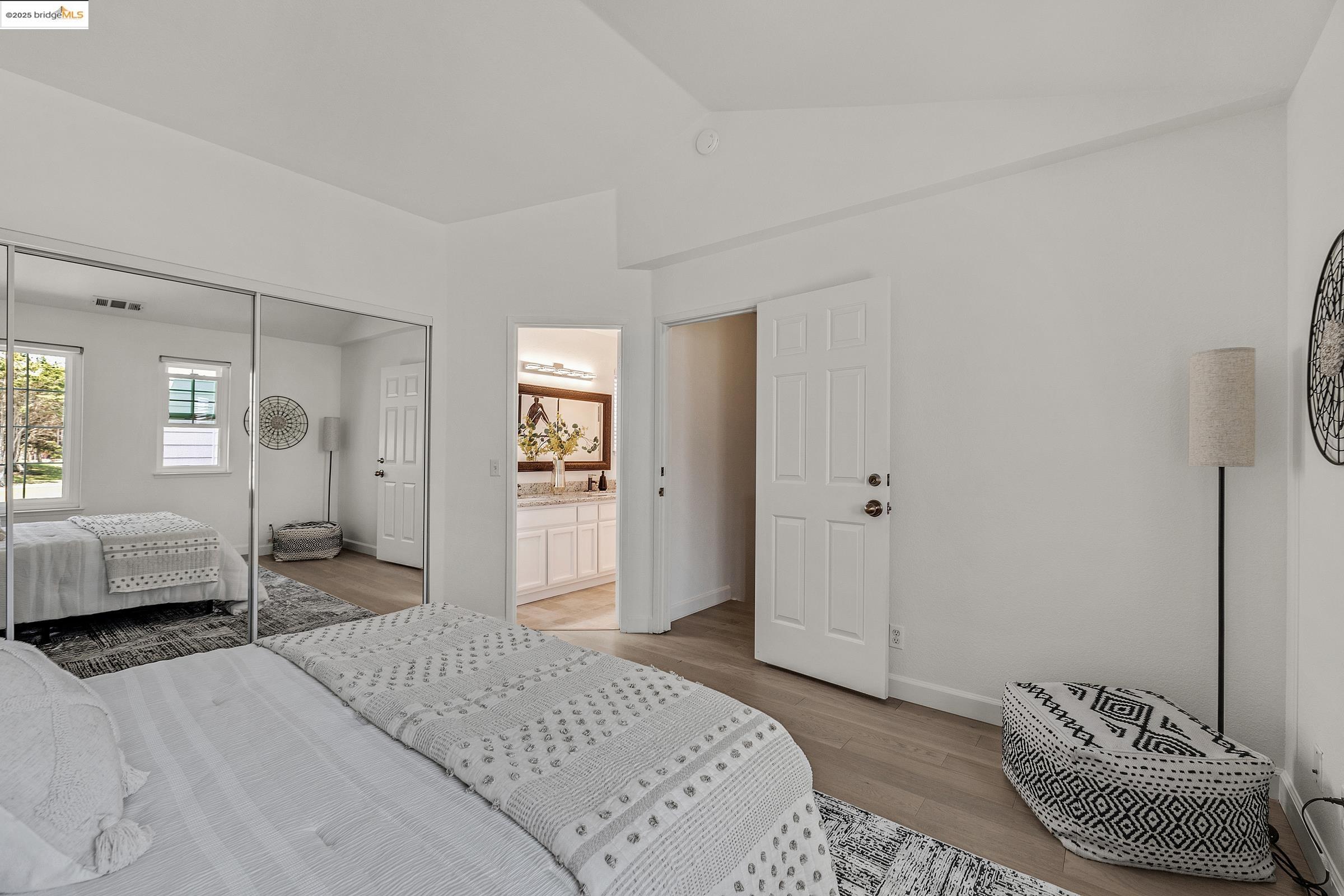 408 Commodore Dr