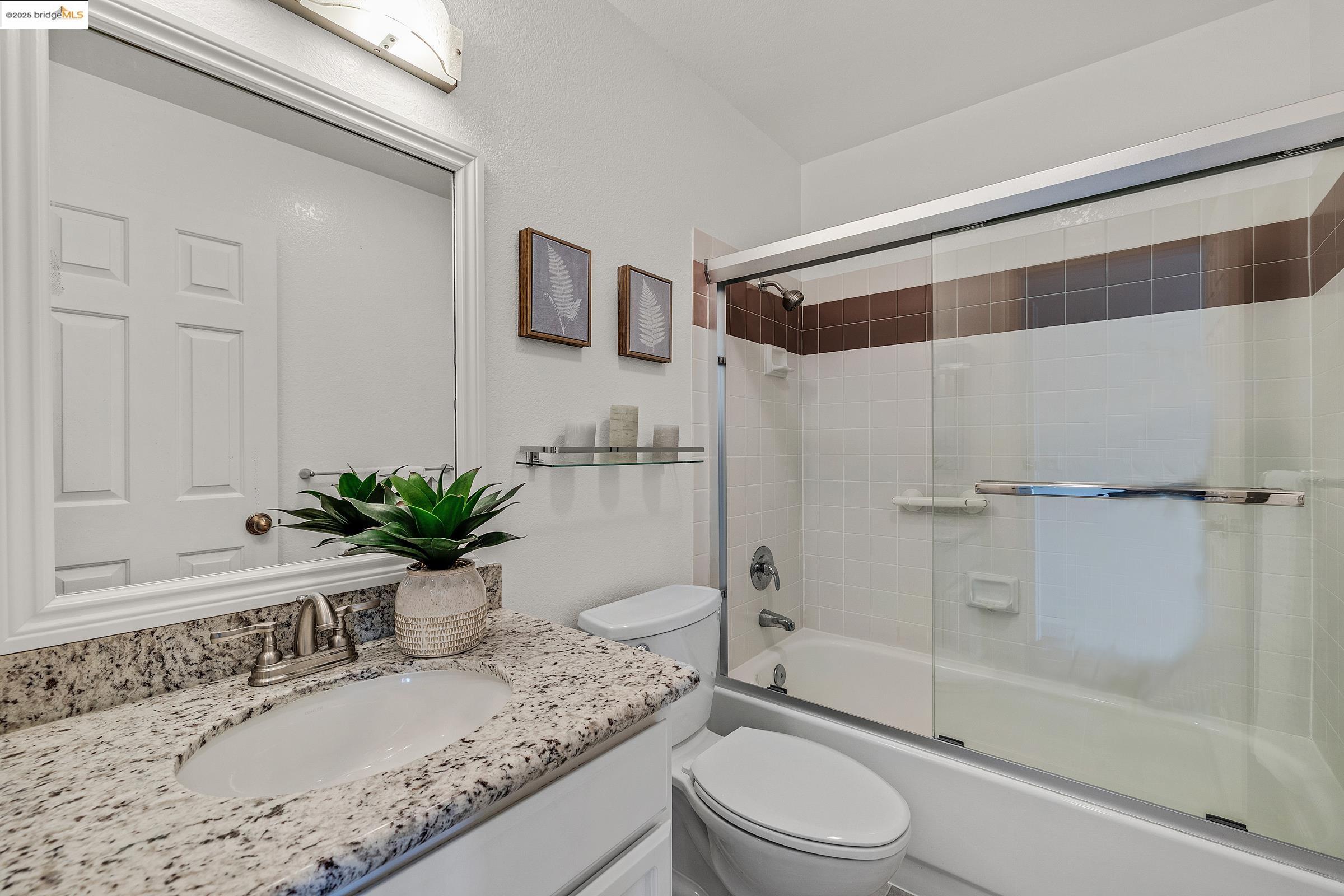 408 Commodore Dr