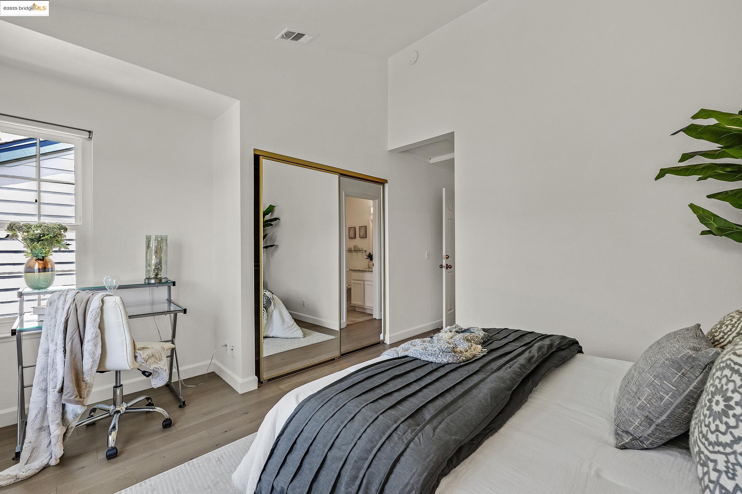 408 Commodore Dr