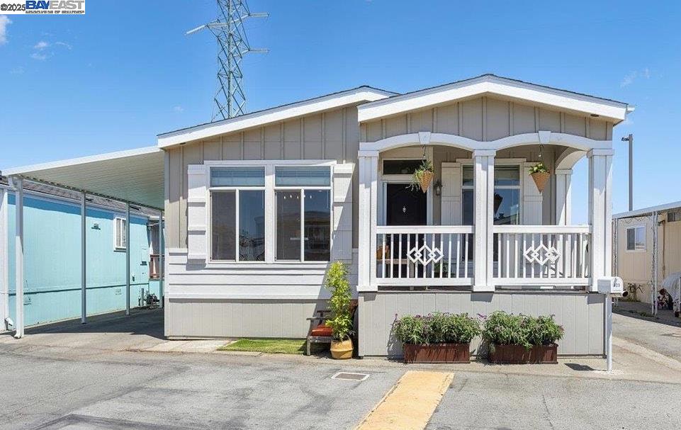 Detail Gallery Image 1 of 45 For 3015 E Bayshore Road #423 #423,  Redwood City,  CA 94063 - 3 Beds | 2 Baths
