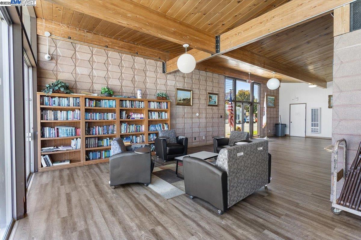 Detail Gallery Image 44 of 45 For 3015 E Bayshore Road #423 #423,  Redwood City,  CA 94063 - 3 Beds | 2 Baths