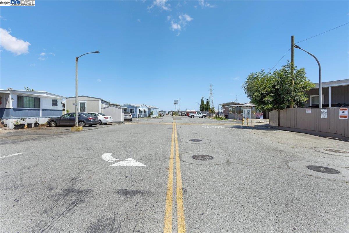 Detail Gallery Image 45 of 45 For 3015 E Bayshore Road #423 #423,  Redwood City,  CA 94063 - 3 Beds | 2 Baths