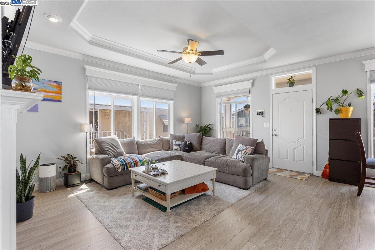Detail Gallery Image 6 of 45 For 3015 E Bayshore Road #423 #423,  Redwood City,  CA 94063 - 3 Beds | 2 Baths