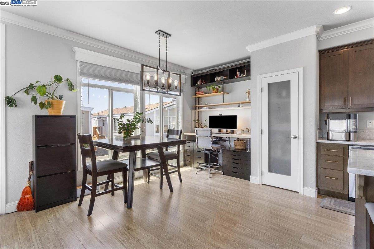 Detail Gallery Image 8 of 45 For 3015 E Bayshore Road #423 #423,  Redwood City,  CA 94063 - 3 Beds | 2 Baths