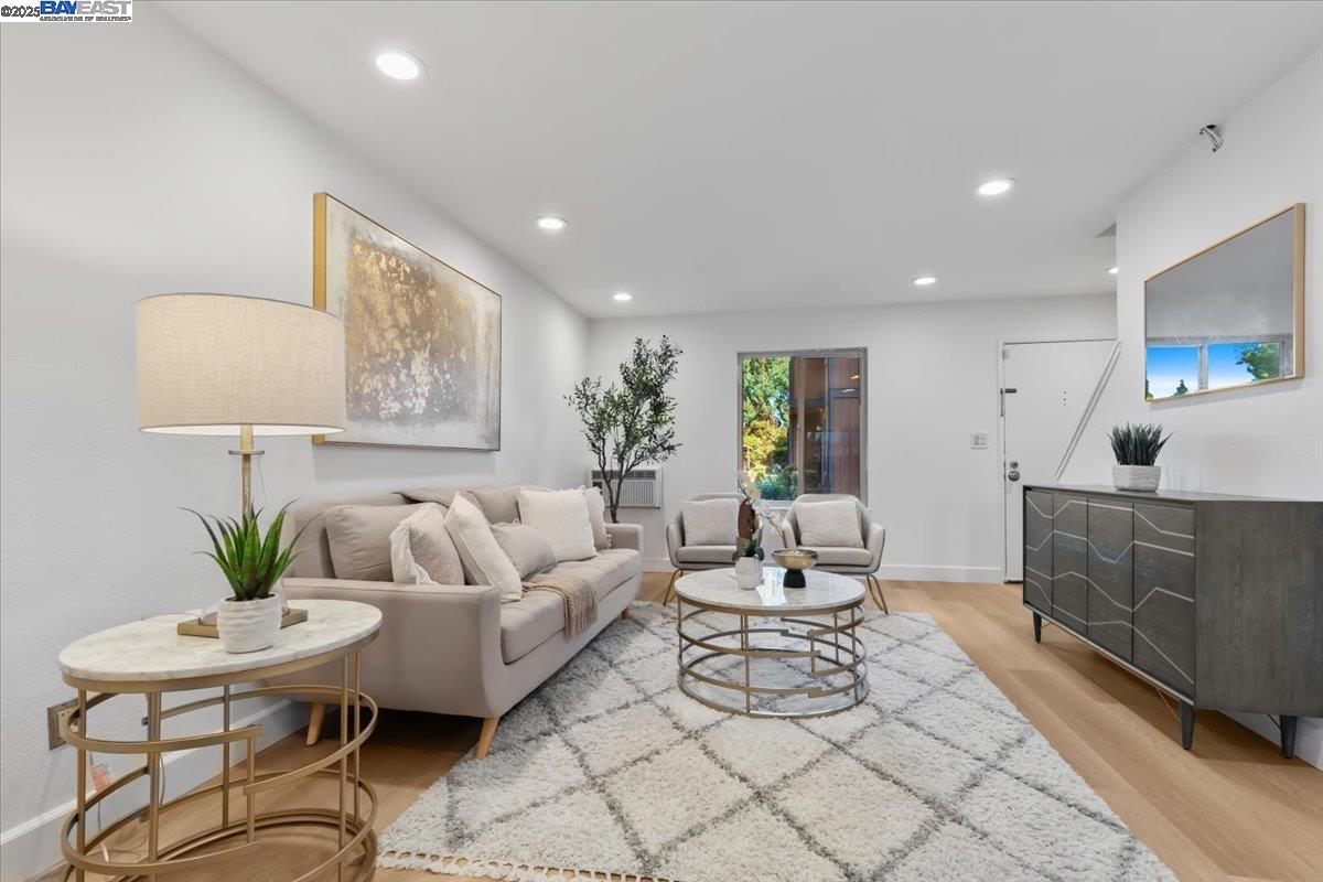 Photo #2: 41101598 Listing 