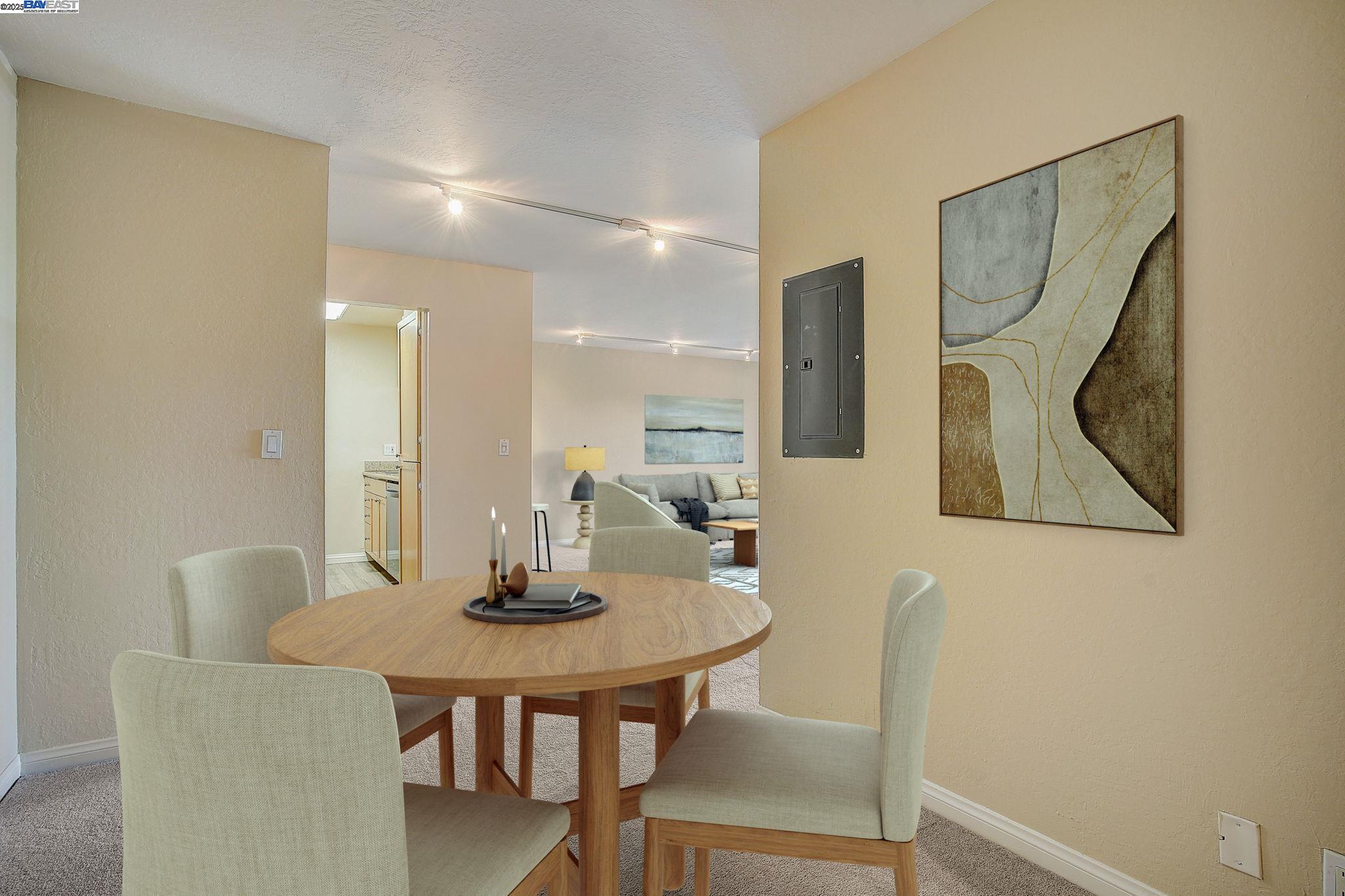 Photo #2: 41101601 Listing 