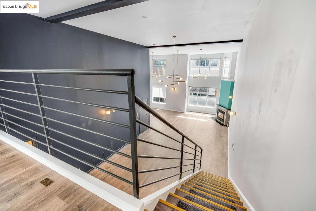 Detail Gallery Image 4 of 19 For 49 Norfolk St, San Francisco,  CA 94103 - 1 Beds | 2 Baths