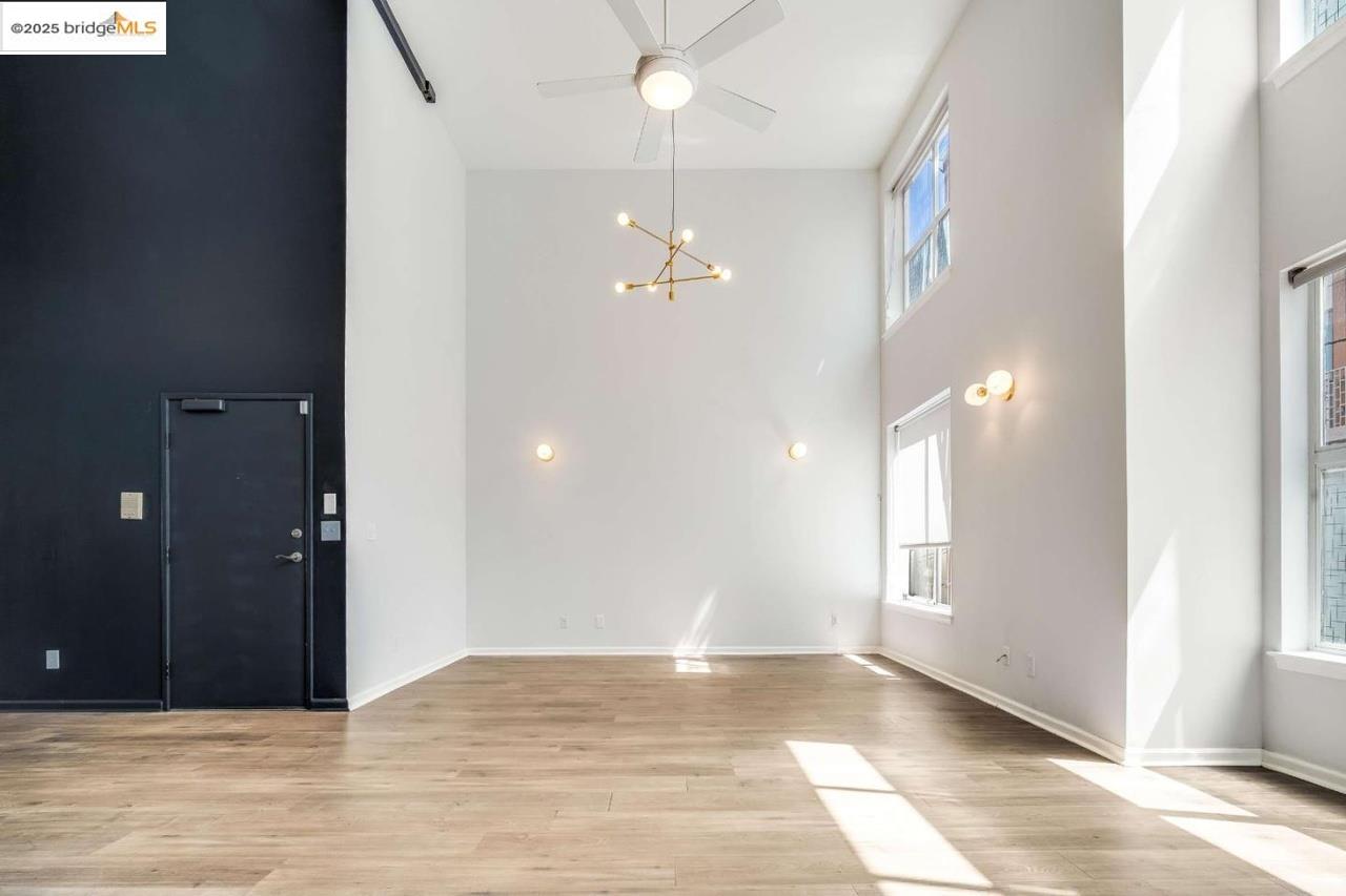 Detail Gallery Image 8 of 19 For 49 Norfolk St, San Francisco,  CA 94103 - 1 Beds | 2 Baths