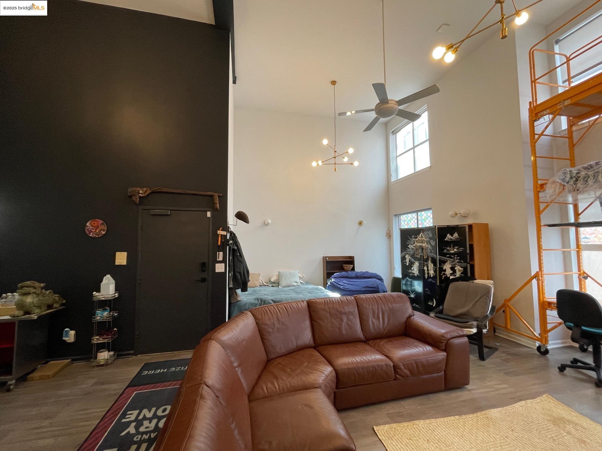 Detail Gallery Image 9 of 19 For 49 Norfolk St, San Francisco,  CA 94103 - 1 Beds | 2 Baths