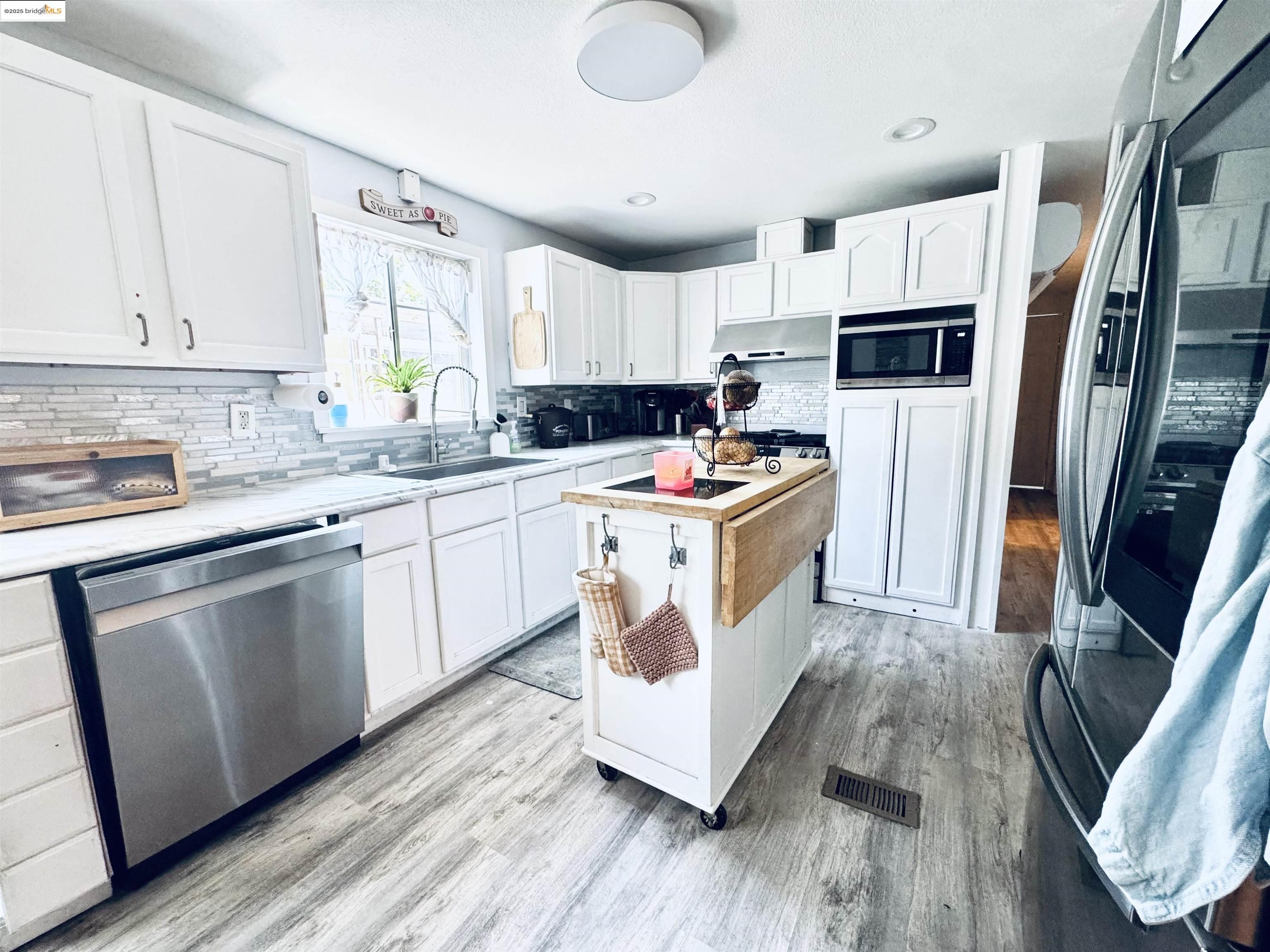 Detail Gallery Image 7 of 27 For 812 W Clover Road #89,  Tracy,  CA 95376 - 3 Beds | 2 Baths