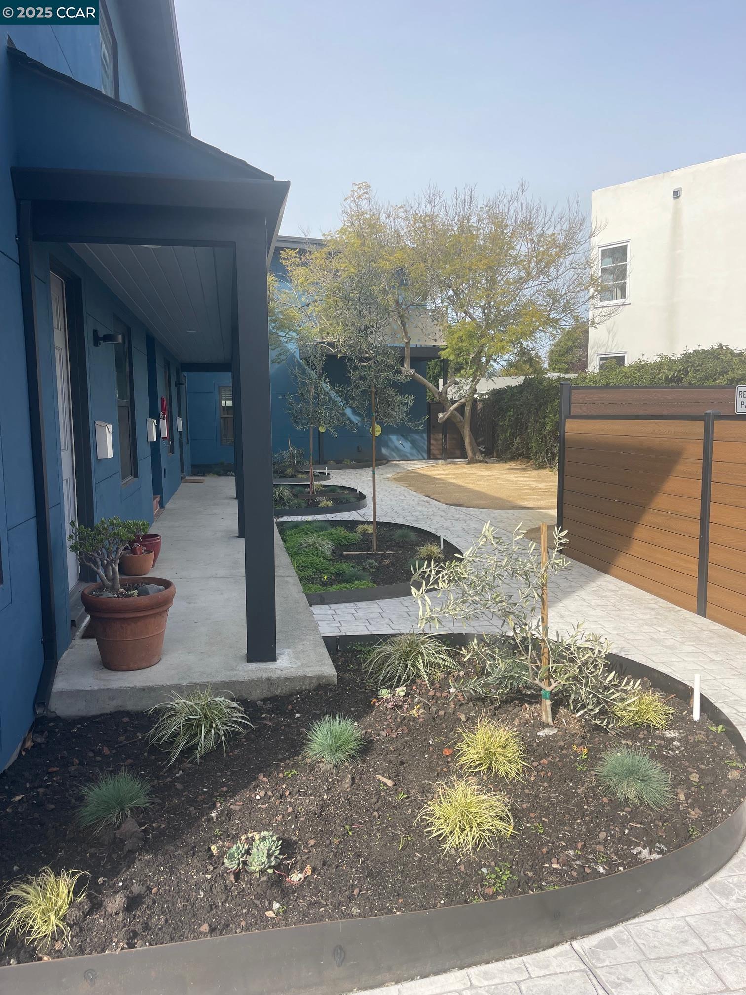 1329 Hopkins St # D, Berkeley, California 94702, 2 Bedrooms Bedrooms, ,1 BathroomBathrooms,Residential Lease,For Rent,1329 Hopkins St # D,41101611