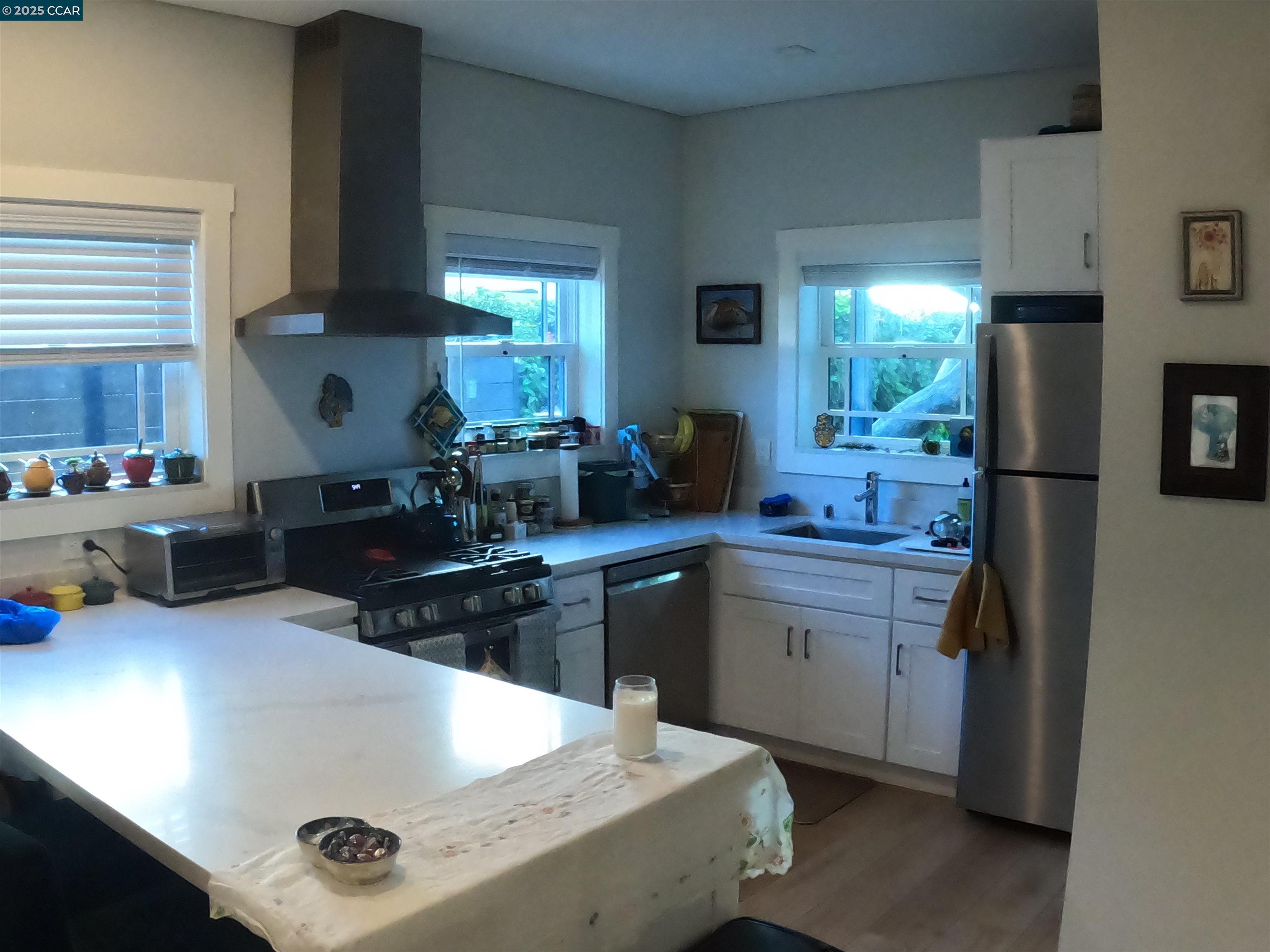 1329 Hopkins St # D, Berkeley, California 94702, 2 Bedrooms Bedrooms, ,1 BathroomBathrooms,Residential Lease,For Rent,1329 Hopkins St # D,41101611