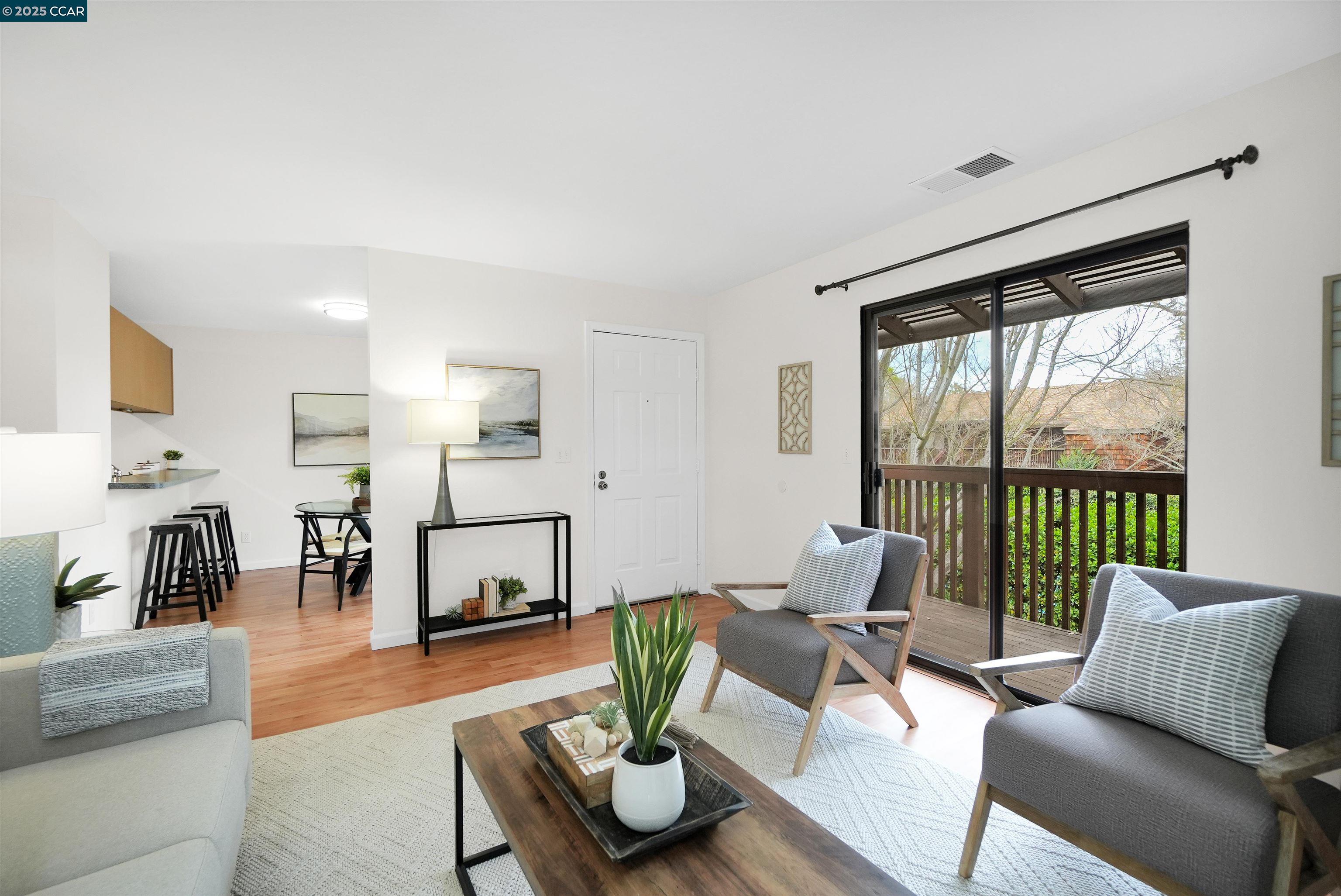 Photo #6: 41101612 Listing: Photo #6