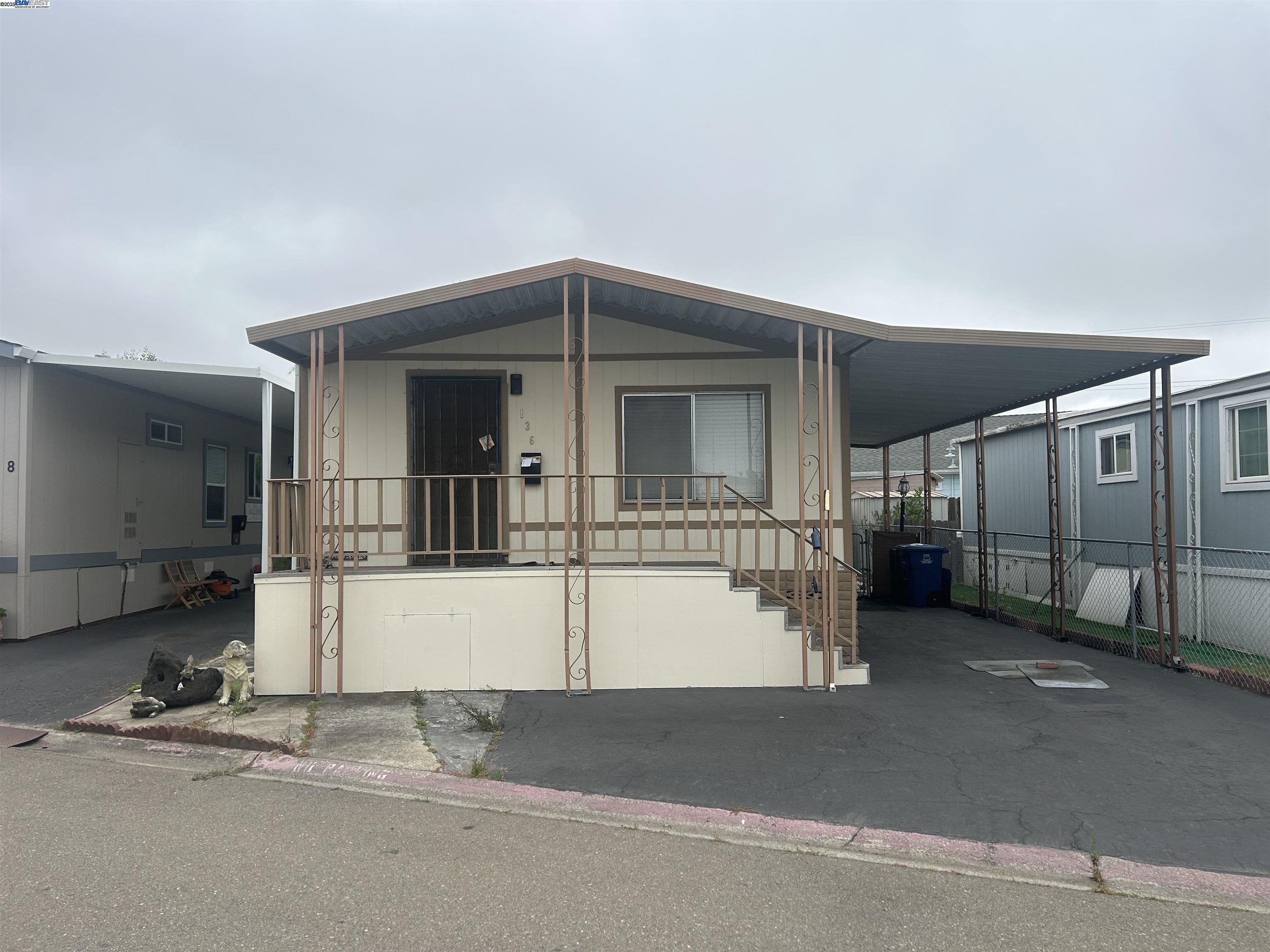 Detail Gallery Image 1 of 1 For 136 Uranus Ave, Hayward,  CA 94544 - 2 Beds | 2 Baths