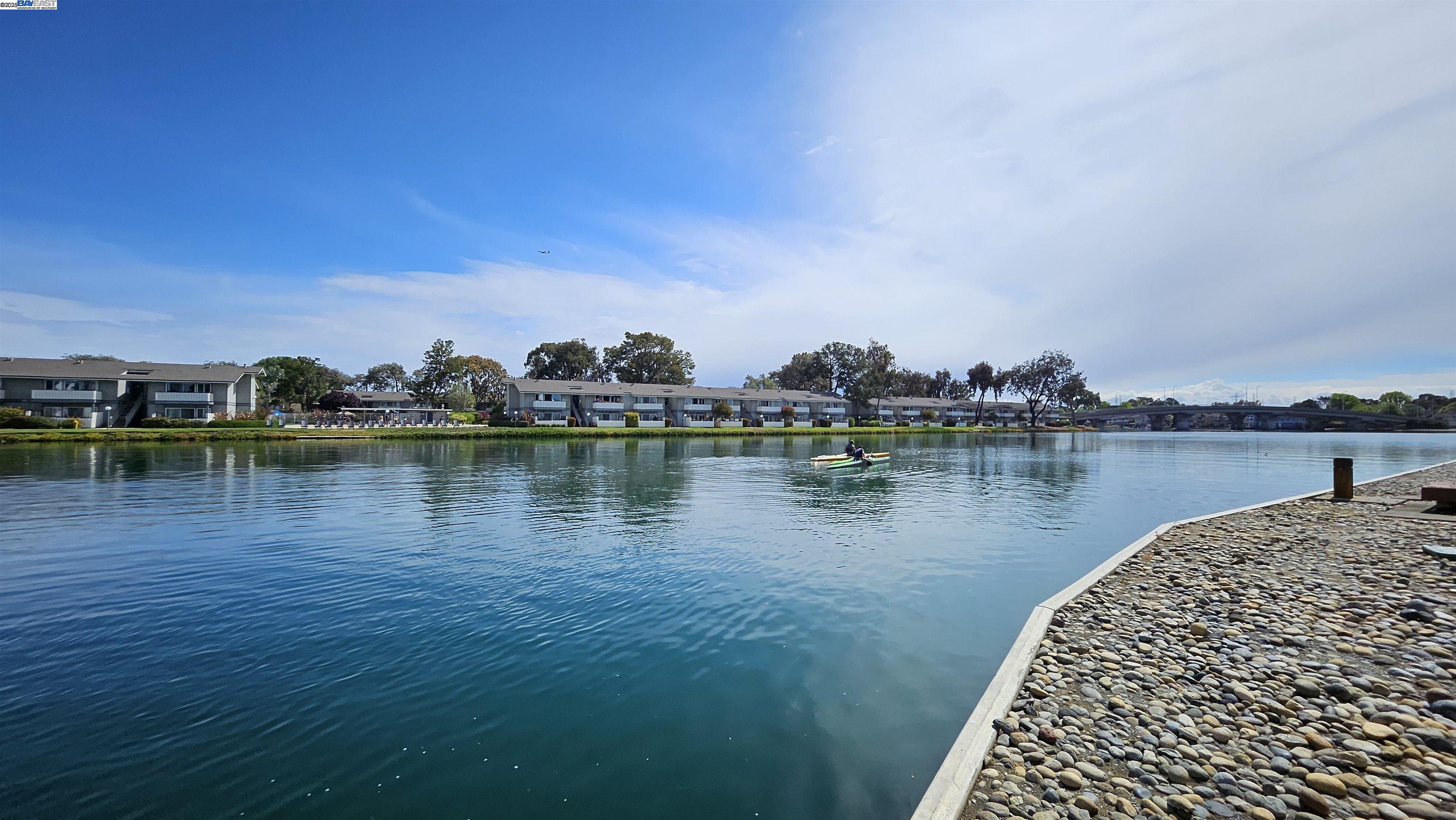 Detail Gallery Image 6 of 15 For 1019 Lido Ln, Foster City,  CA 94404 - 3 Beds | 2/1 Baths