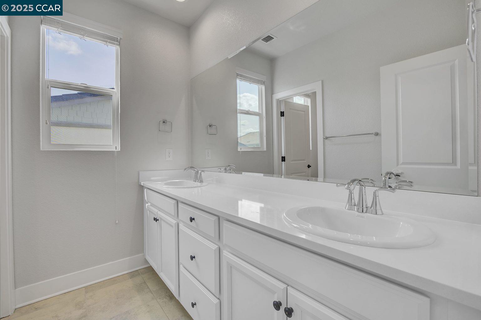 Detail Gallery Image 31 of 56 For 749 Hydrangea Dr, Vacaville,  CA 95687 - 4 Beds | 3/1 Baths