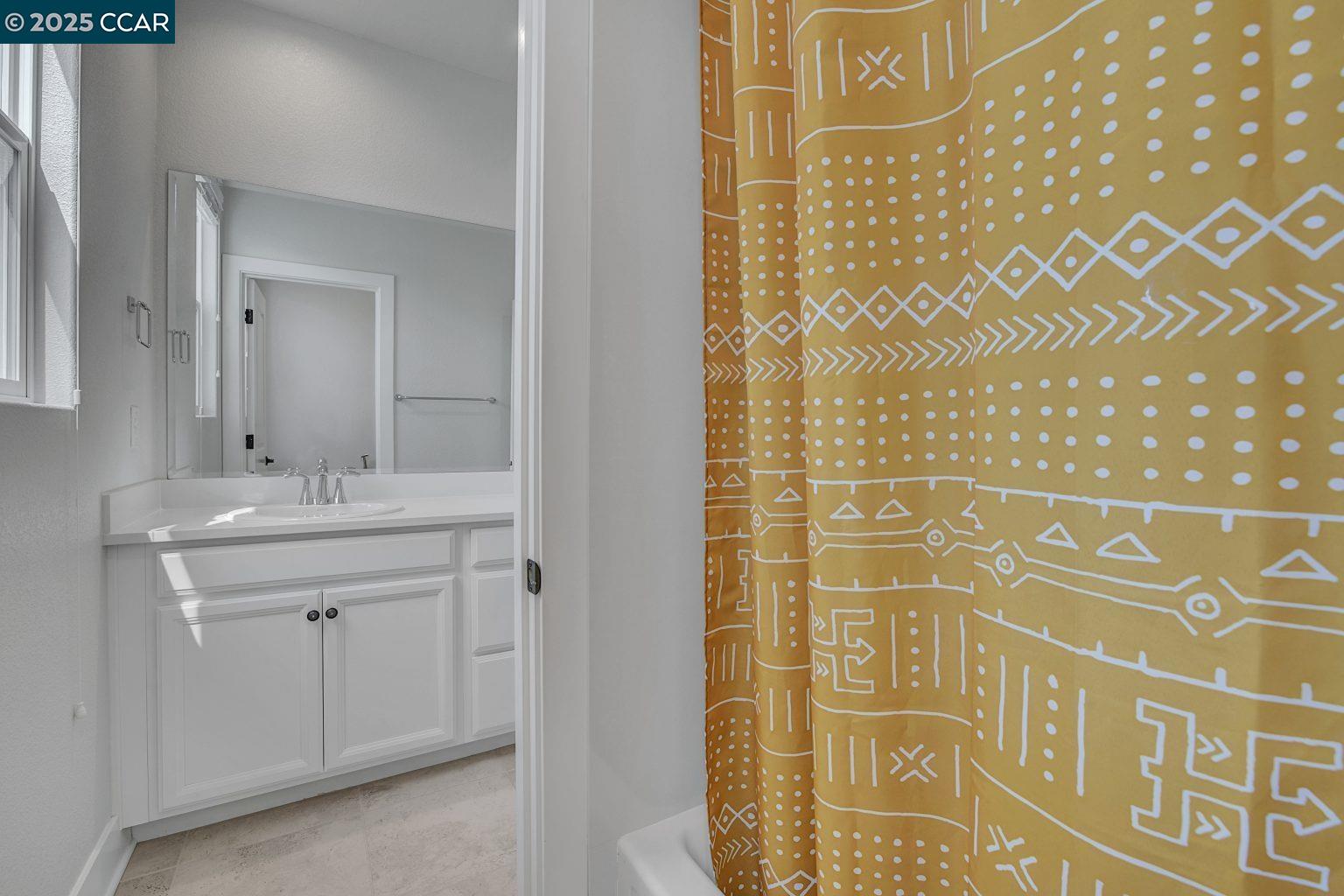 Detail Gallery Image 32 of 56 For 749 Hydrangea Dr, Vacaville,  CA 95687 - 4 Beds | 3/1 Baths