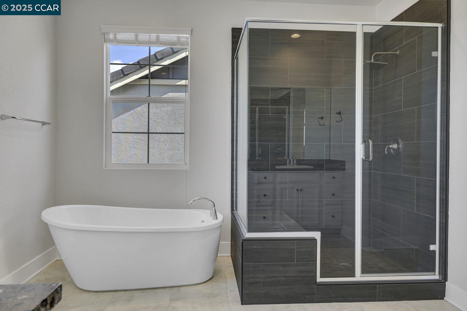 Detail Gallery Image 38 of 56 For 749 Hydrangea Dr, Vacaville,  CA 95687 - 4 Beds | 3/1 Baths