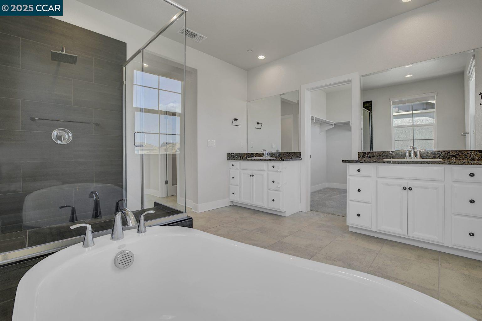 Detail Gallery Image 39 of 56 For 749 Hydrangea Dr, Vacaville,  CA 95687 - 4 Beds | 3/1 Baths