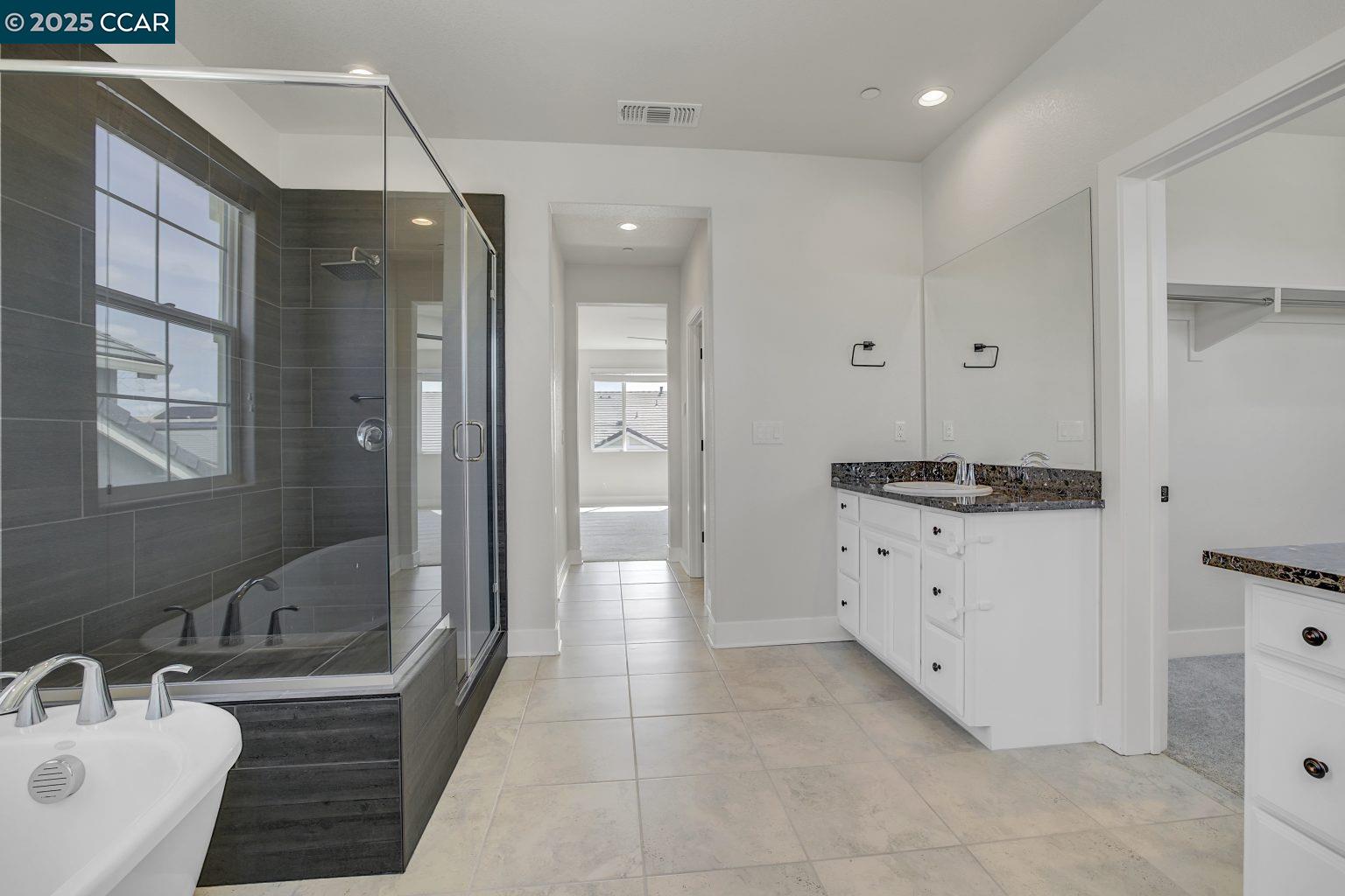 Detail Gallery Image 40 of 56 For 749 Hydrangea Dr, Vacaville,  CA 95687 - 4 Beds | 3/1 Baths