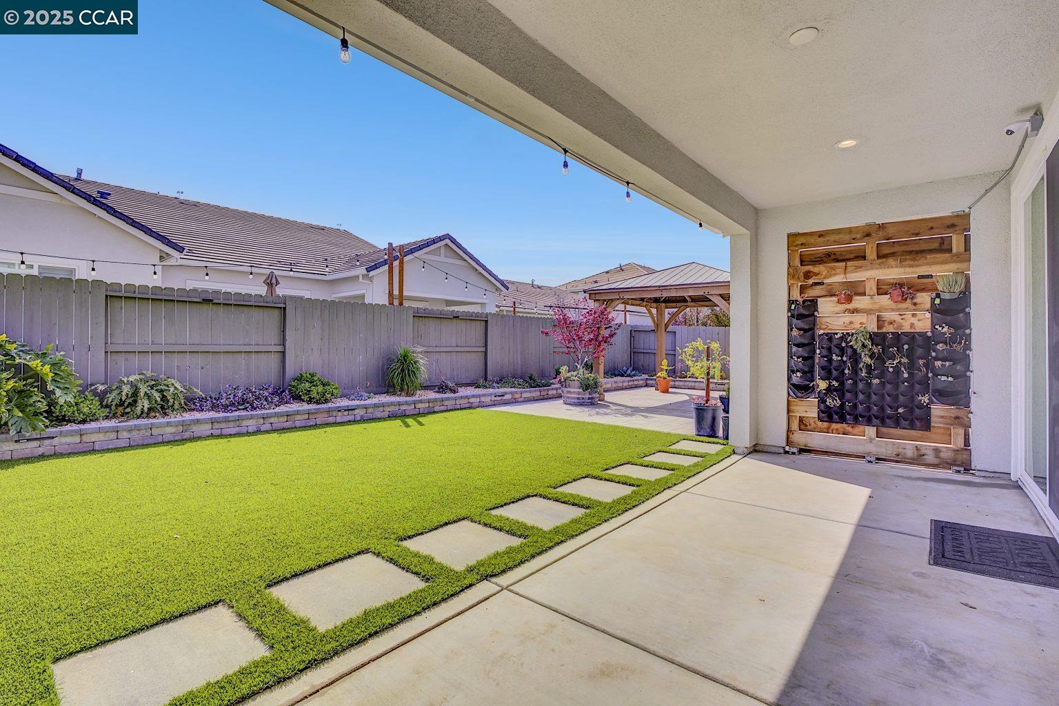Detail Gallery Image 45 of 56 For 749 Hydrangea Dr, Vacaville,  CA 95687 - 4 Beds | 3/1 Baths