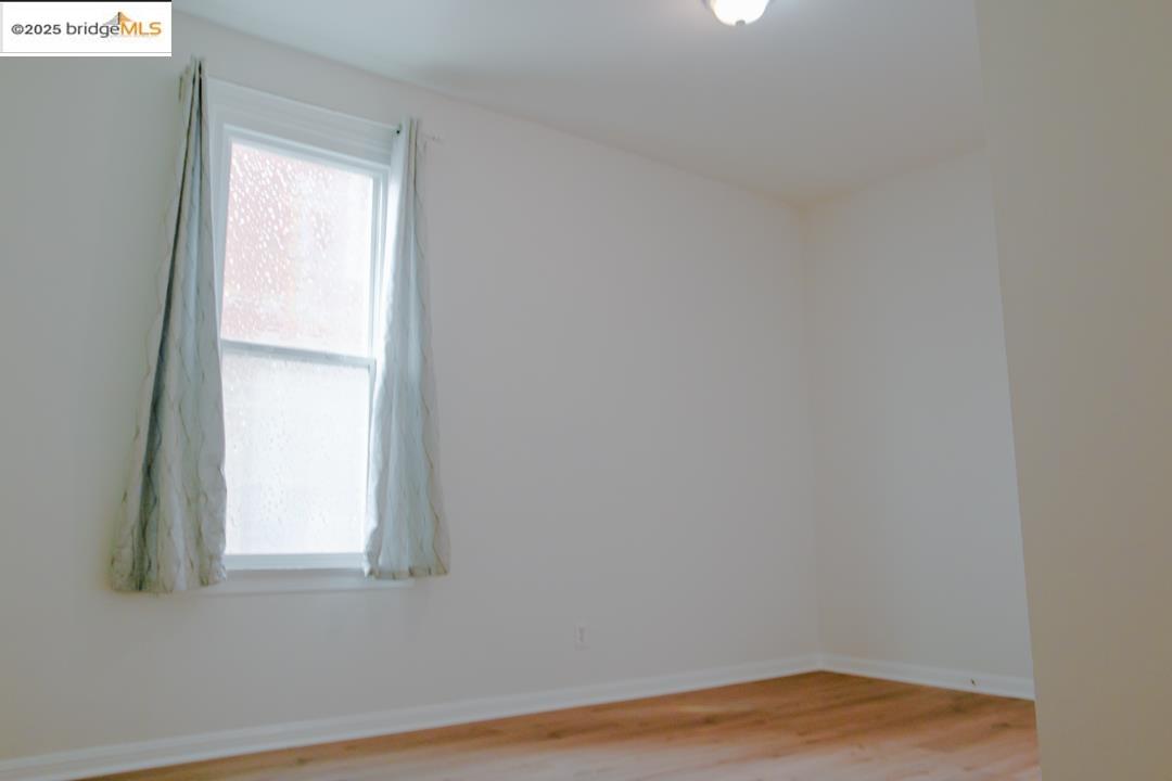 1175 12th St., Oakland, California 94607, 3 Bedrooms Bedrooms, 6 Rooms Rooms,2 BathroomsBathrooms,Residential Lease,For Rent,1175 12th St.,41101626