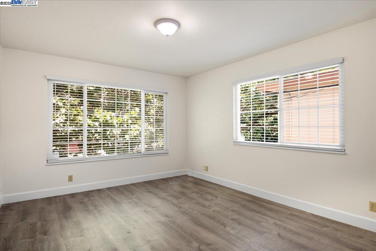 Detail Gallery Image 11 of 19 For 21585 Montgomery St, Hayward,  CA 94541 - – Beds | – Baths