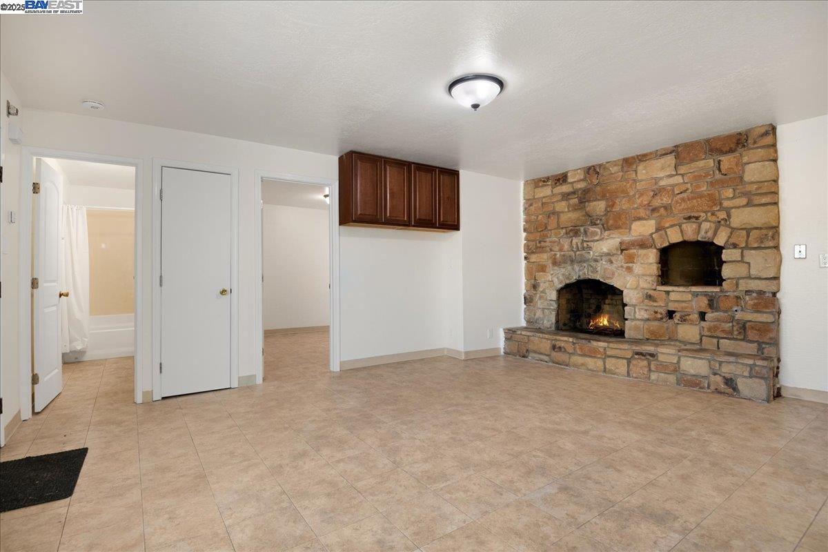 Detail Gallery Image 16 of 19 For 21585 Montgomery St, Hayward,  CA 94541 - – Beds | – Baths