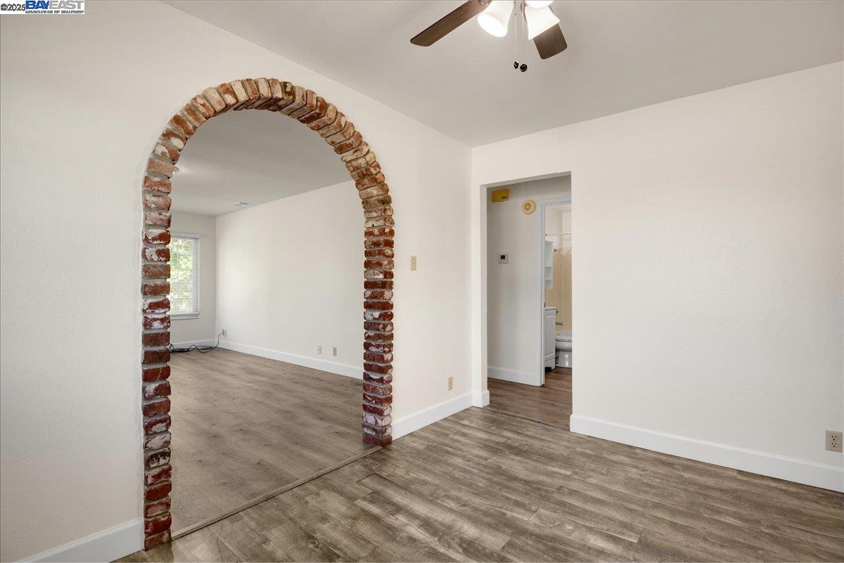 Detail Gallery Image 3 of 19 For 21585 Montgomery St, Hayward,  CA 94541 - – Beds | – Baths