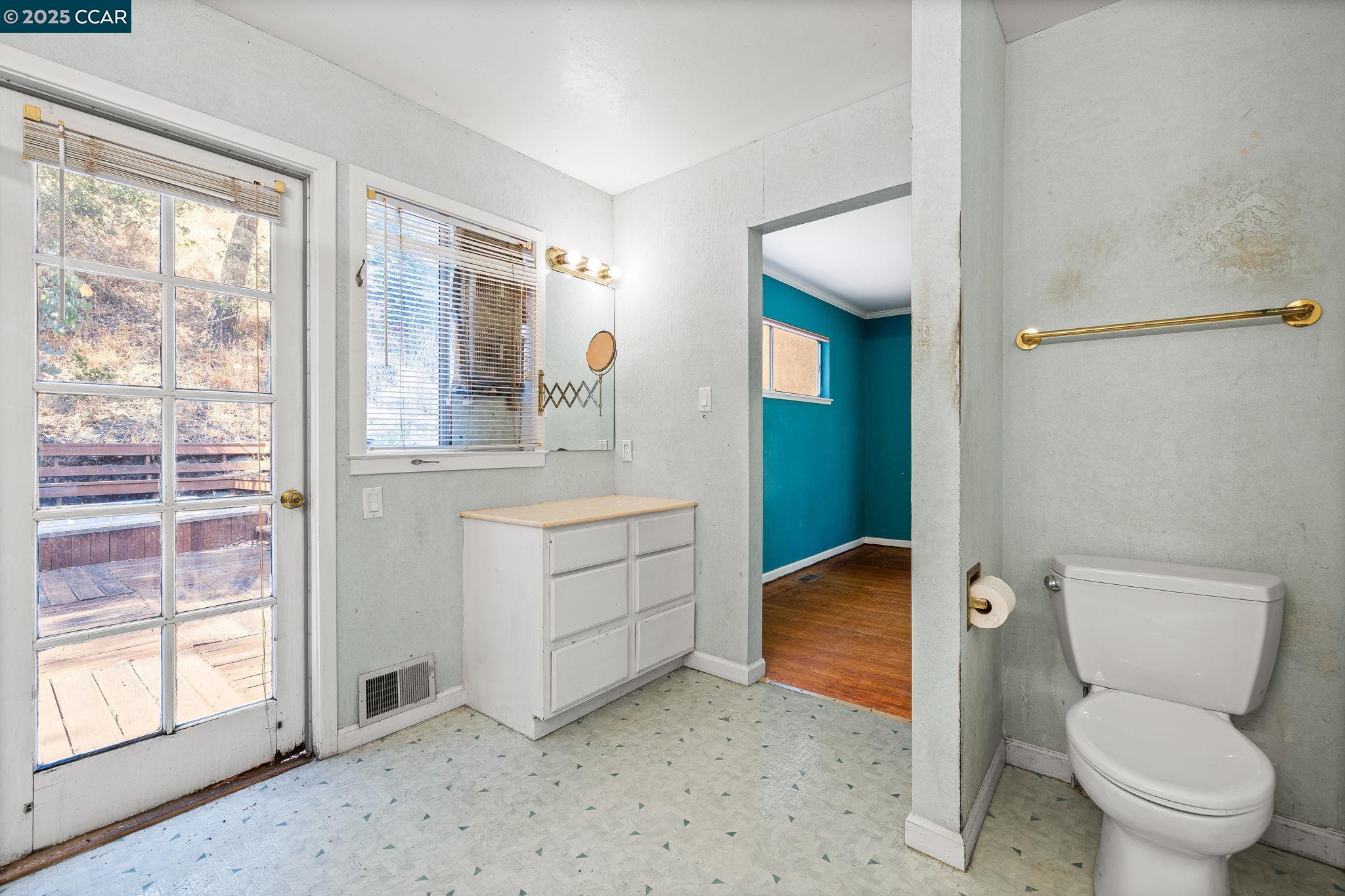 Detail Gallery Image 11 of 27 For 45 La Salle Dr, Moraga,  CA 94556 - 3 Beds | 2 Baths