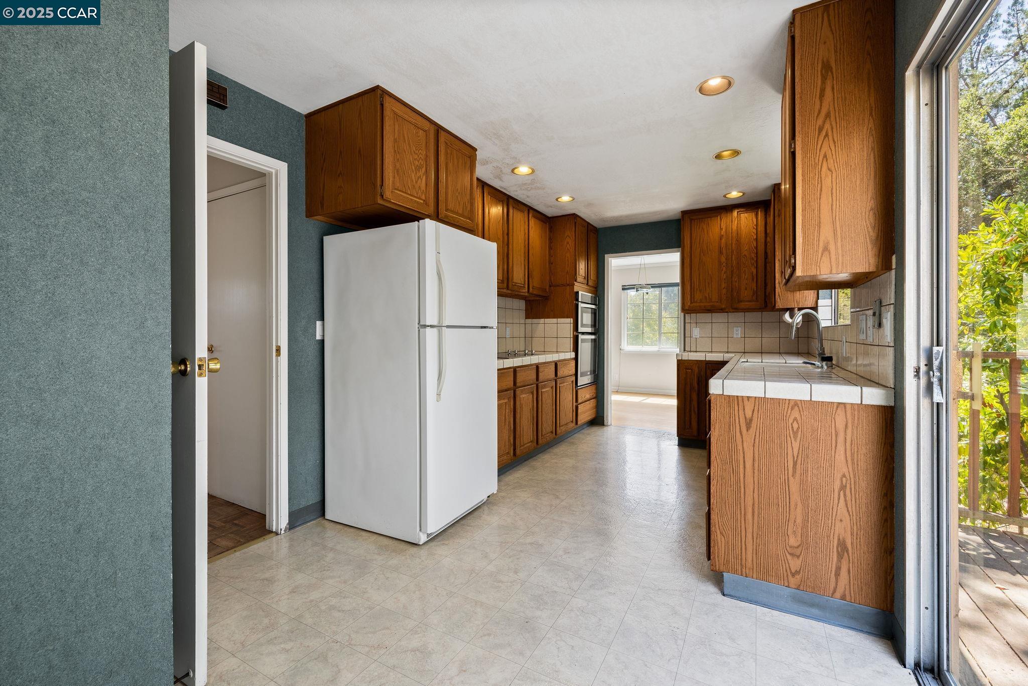 Detail Gallery Image 7 of 27 For 45 La Salle Dr, Moraga,  CA 94556 - 3 Beds | 2 Baths