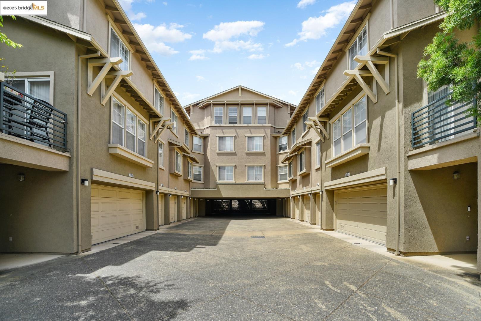 Detail Gallery Image 34 of 45 For 10859 Packard St #155,  Oakland,  CA 94603 - 2 Beds | 2/1 Baths