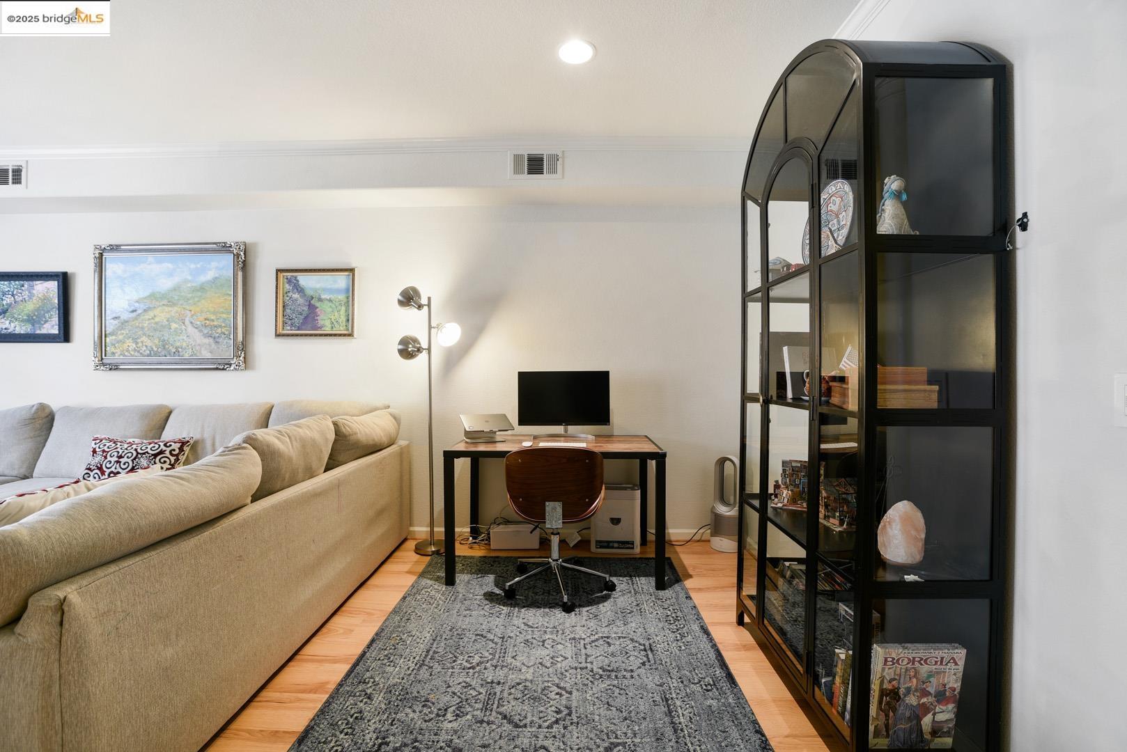 Detail Gallery Image 7 of 45 For 10859 Packard St #155,  Oakland,  CA 94603 - 2 Beds | 2/1 Baths