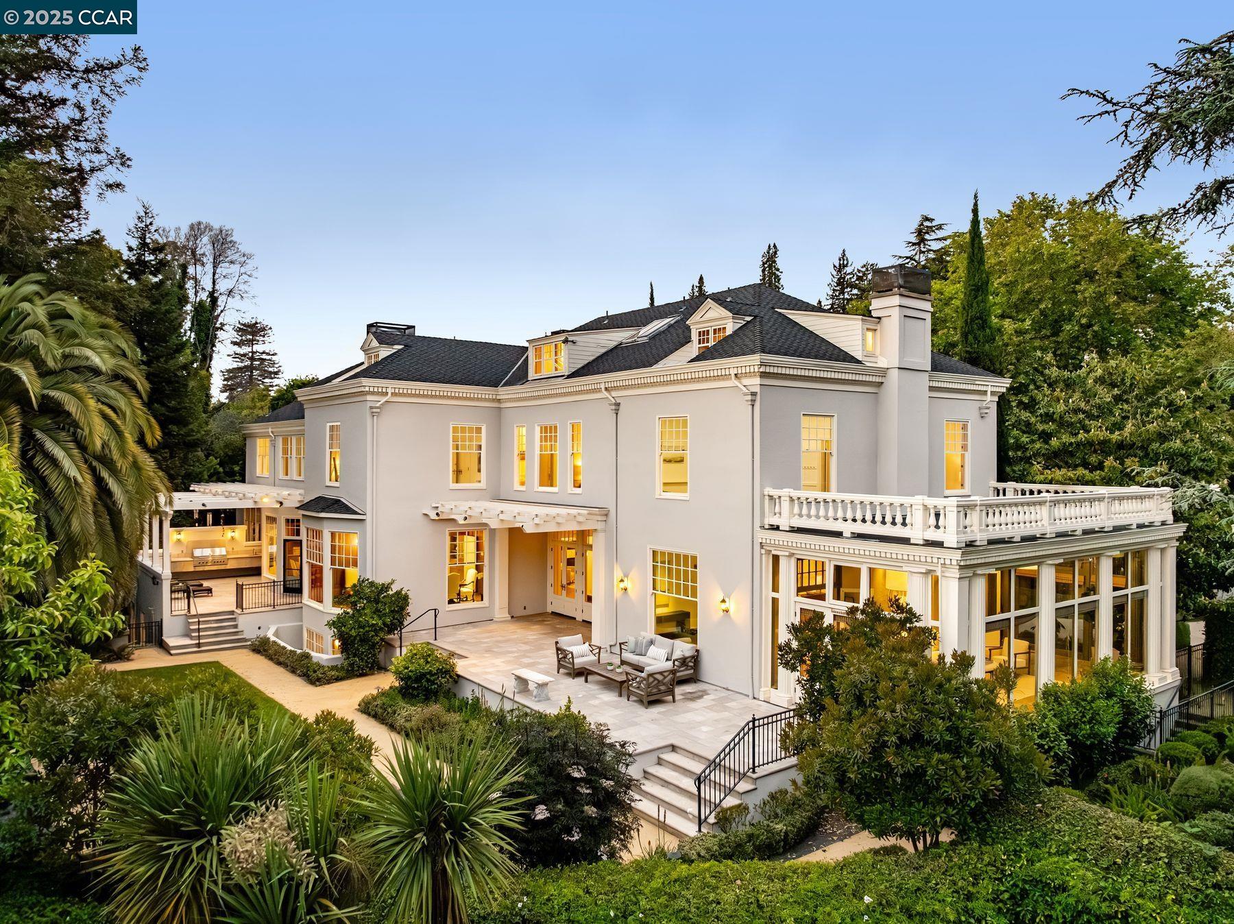 Detail Gallery Image 3 of 39 For 25 Crocker Ave, Piedmont,  CA 94611 - 8 Beds | 7/2 Baths
