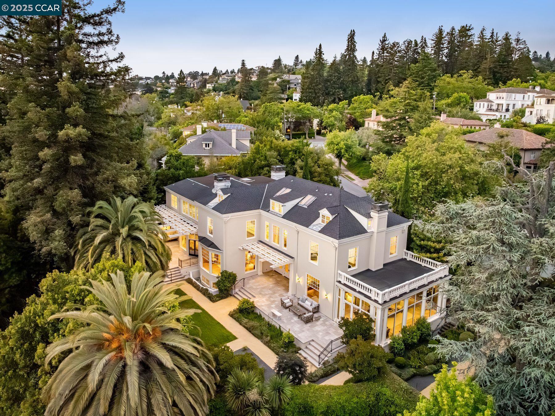 Detail Gallery Image 4 of 39 For 25 Crocker Ave, Piedmont,  CA 94611 - 8 Beds | 7/2 Baths