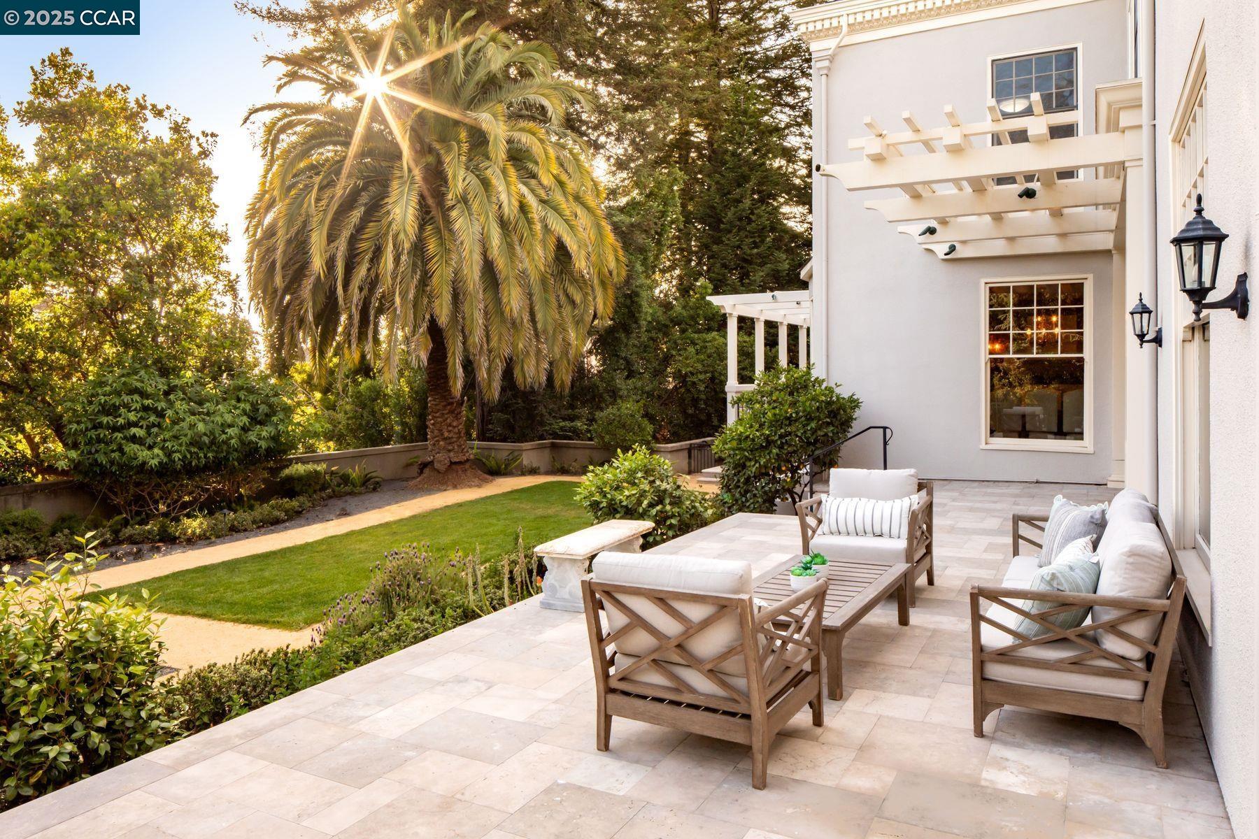 Detail Gallery Image 34 of 39 For 25 Crocker Ave, Piedmont,  CA 94611 - 8 Beds | 7/2 Baths