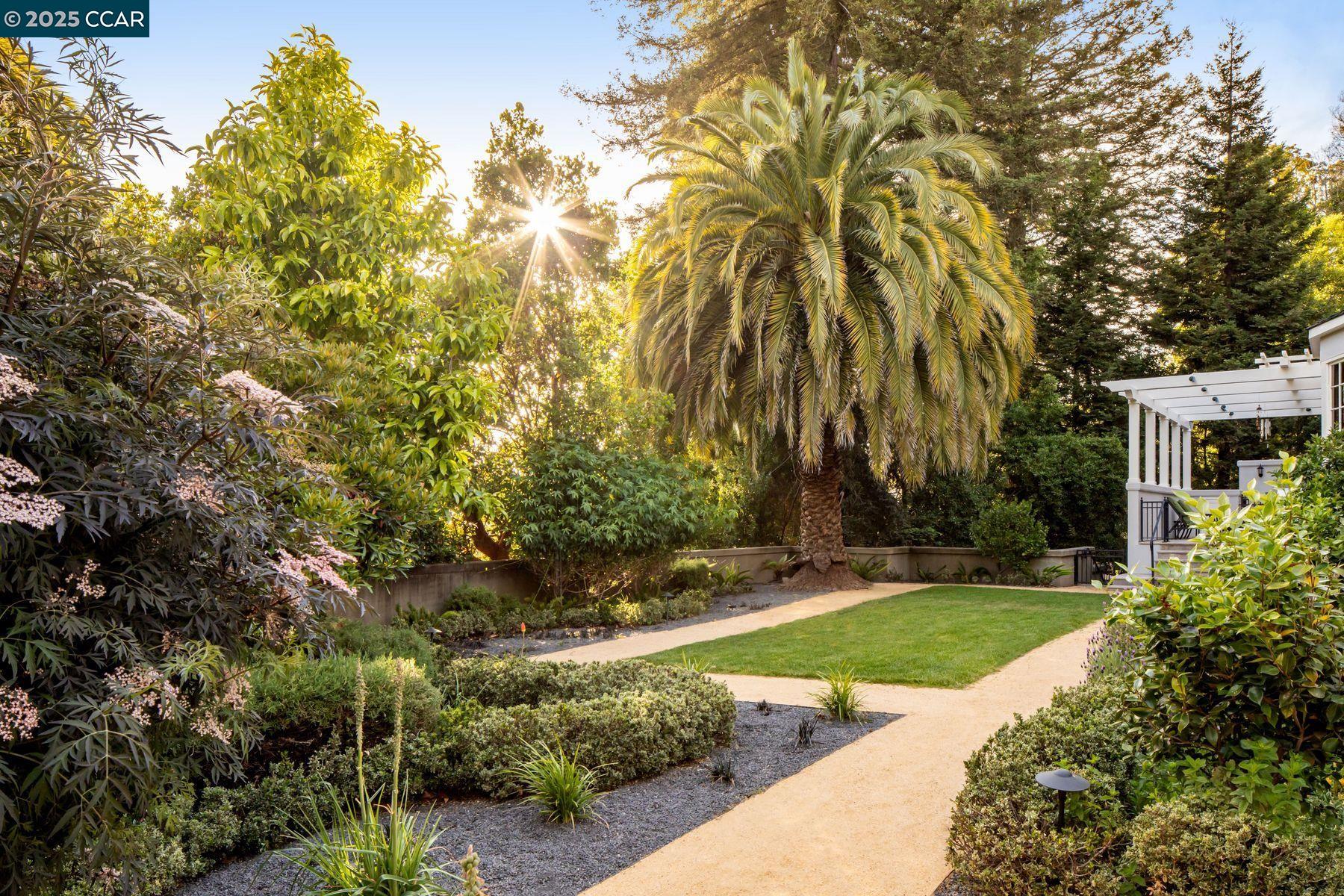 Detail Gallery Image 37 of 39 For 25 Crocker Ave, Piedmont,  CA 94611 - 8 Beds | 7/2 Baths