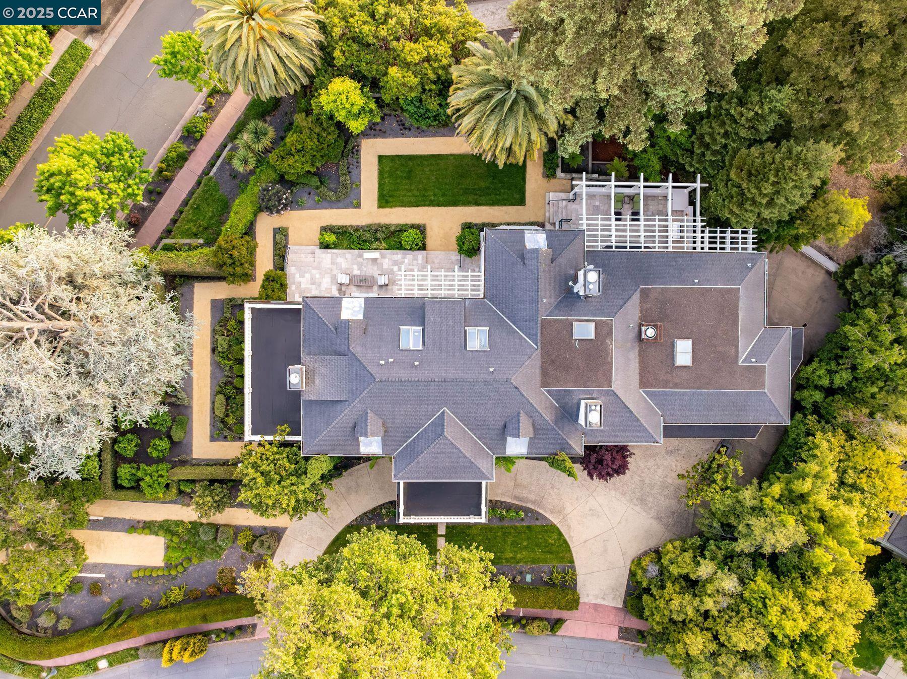 Detail Gallery Image 39 of 39 For 25 Crocker Ave, Piedmont,  CA 94611 - 8 Beds | 7/2 Baths