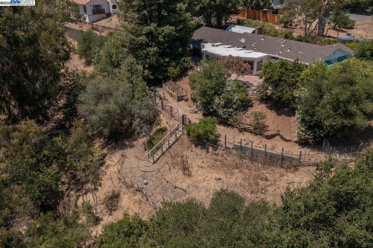 Detail Gallery Image 12 of 36 For 19394 Bainter Ave, Los Gatos,  CA 95030 - 3 Beds | 2 Baths