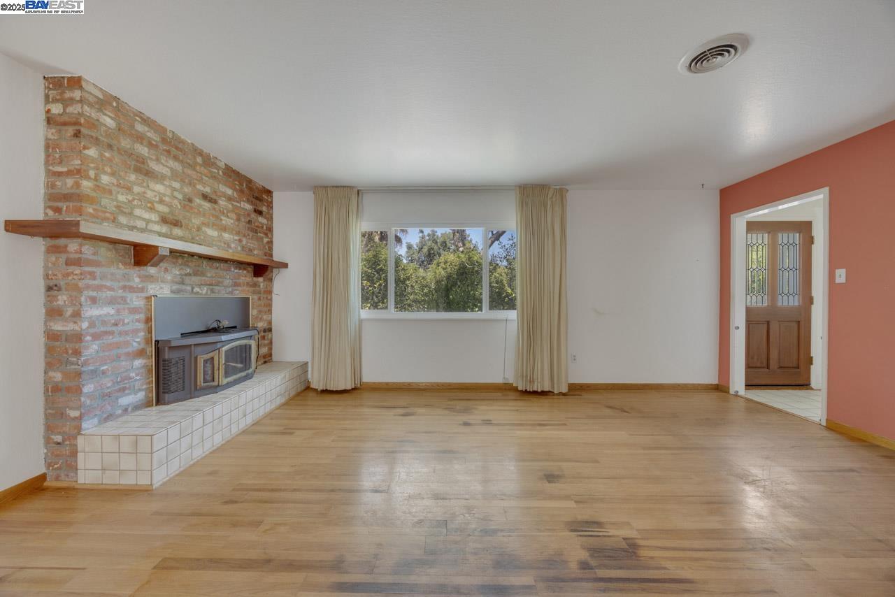 Detail Gallery Image 16 of 36 For 19394 Bainter Ave, Los Gatos,  CA 95030 - 3 Beds | 2 Baths