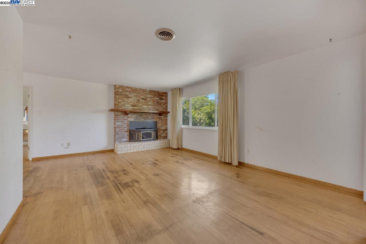 Detail Gallery Image 17 of 36 For 19394 Bainter Ave, Los Gatos,  CA 95030 - 3 Beds | 2 Baths