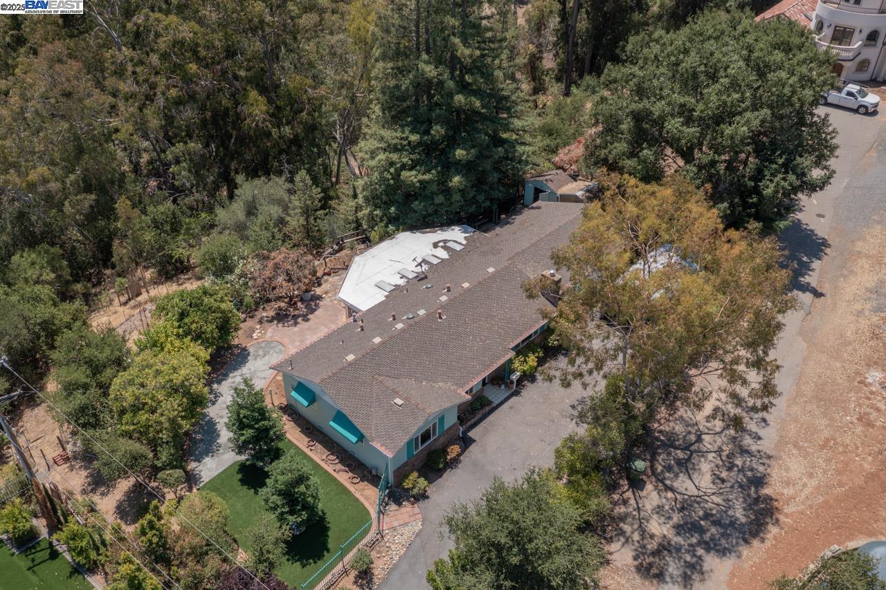 Detail Gallery Image 8 of 36 For 19394 Bainter Ave, Los Gatos,  CA 95030 - 3 Beds | 2 Baths