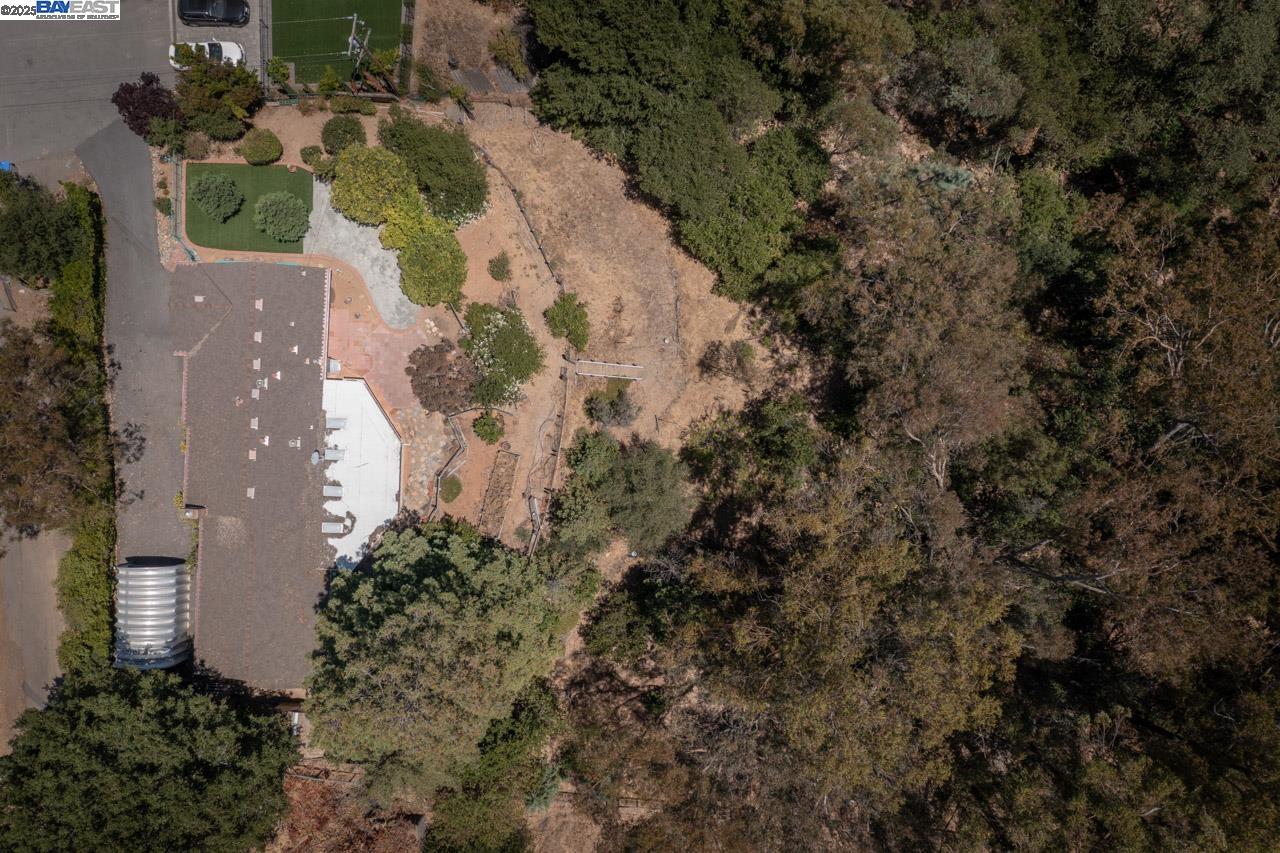 Detail Gallery Image 10 of 36 For 19394 Bainter Ave, Los Gatos,  CA 95030 - 3 Beds | 2 Baths
