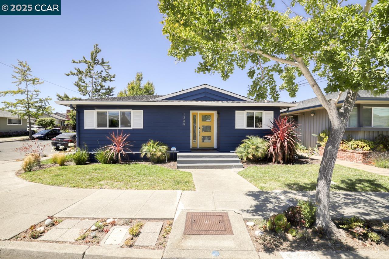 1349 Eastshore Dr, Alameda, California 94501, 3 Bedrooms Bedrooms, 8 Rooms Rooms,3 BathroomsBathrooms,Residential Lease,For Rent,1349 Eastshore Dr,41101643